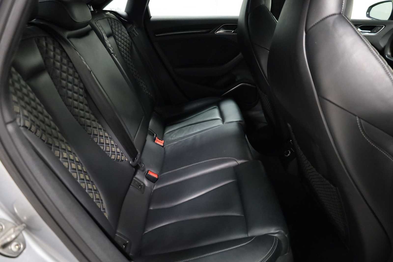 Thumbnail: 2018 Audi RS 3 - 36