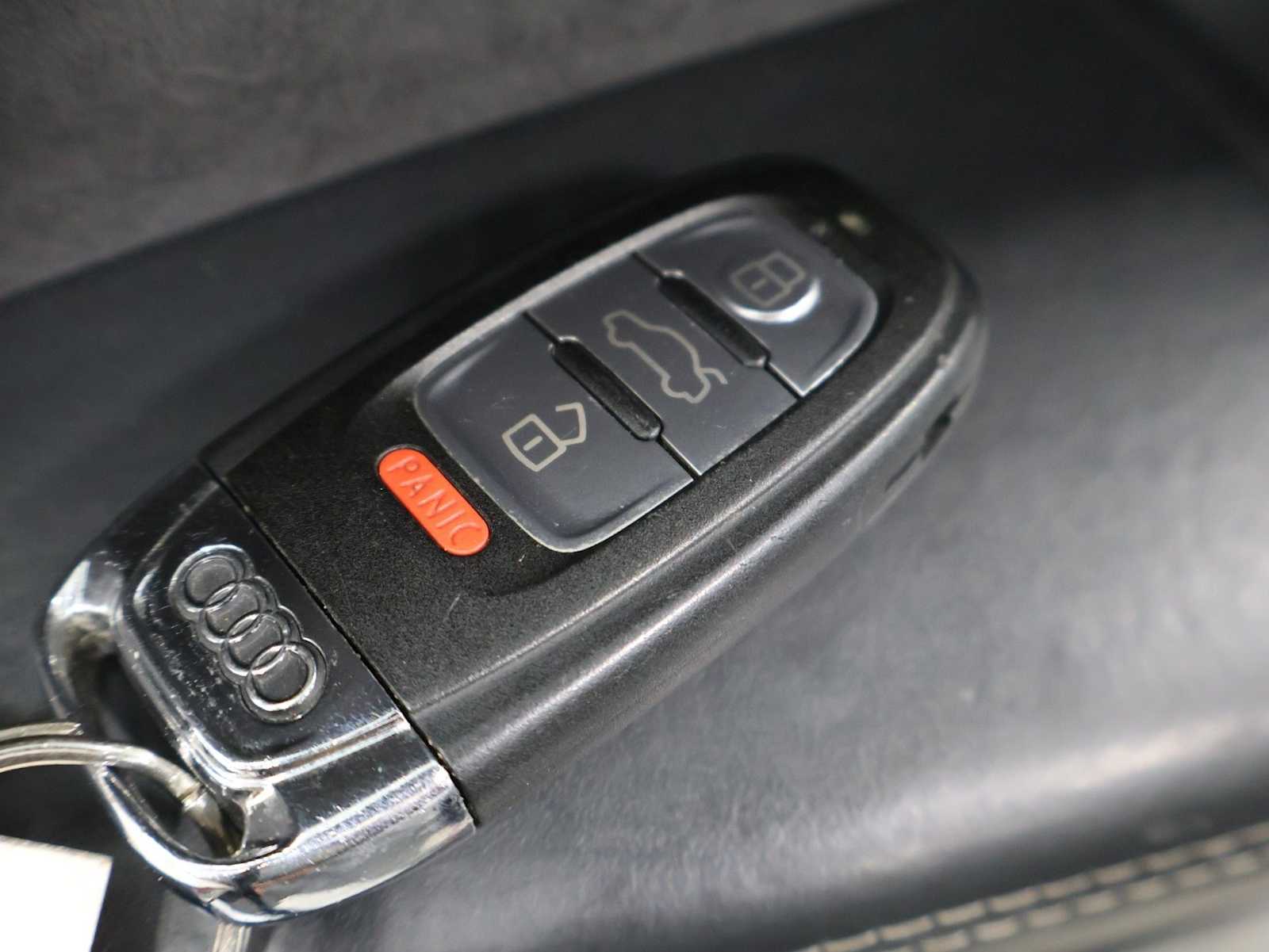 Thumbnail: 2016 Audi SQ5 - 40