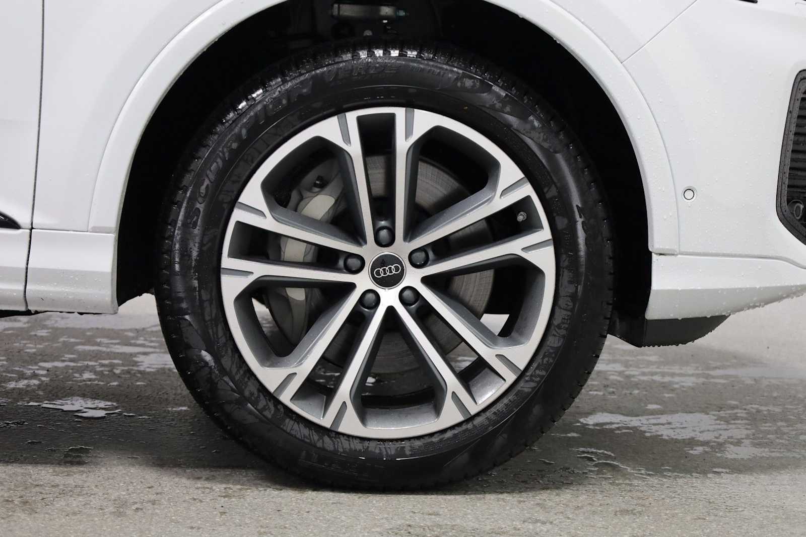 Thumbnail: 2026 Audi Q7 - 12