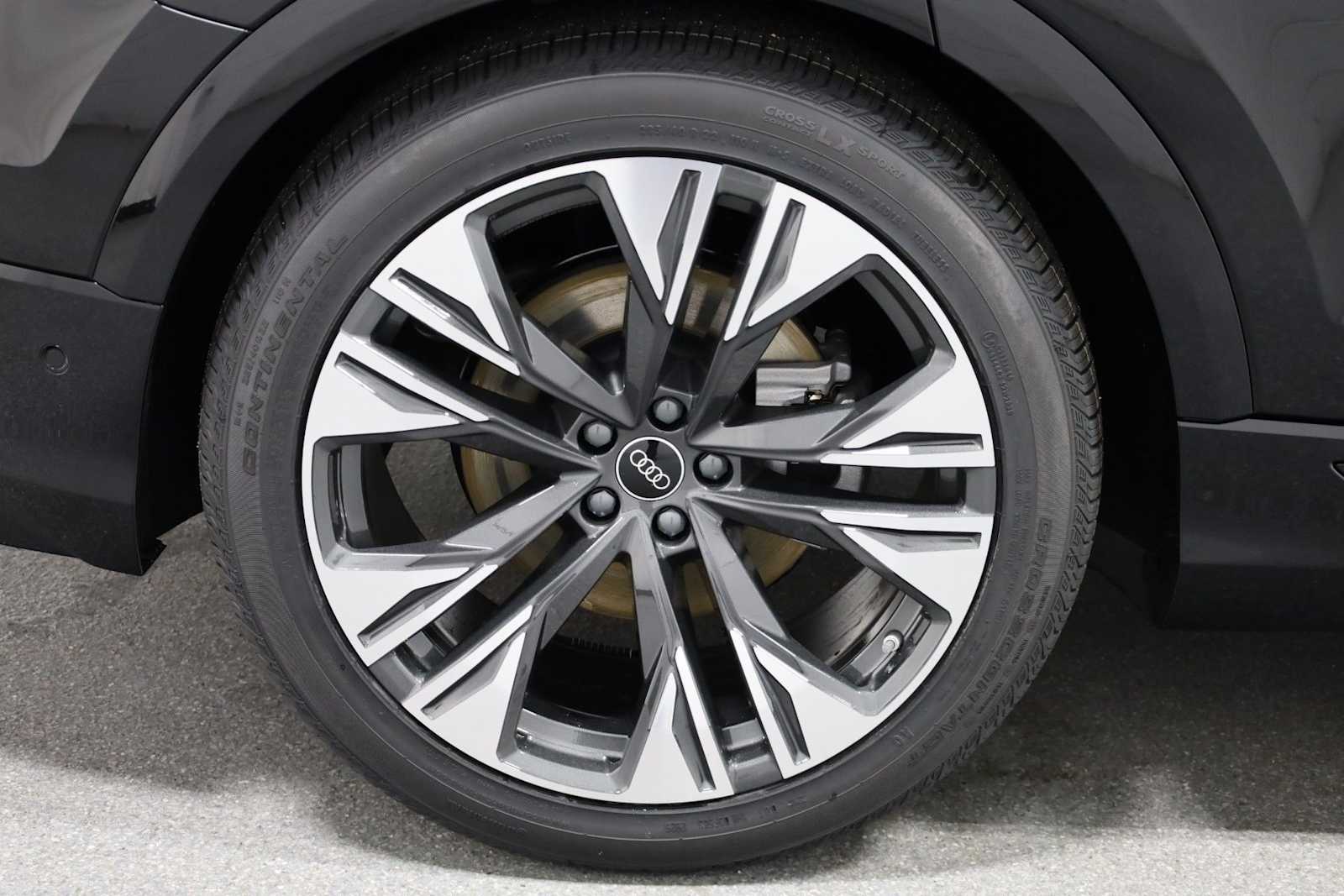 Thumbnail: 2026 Audi Q8 - 36