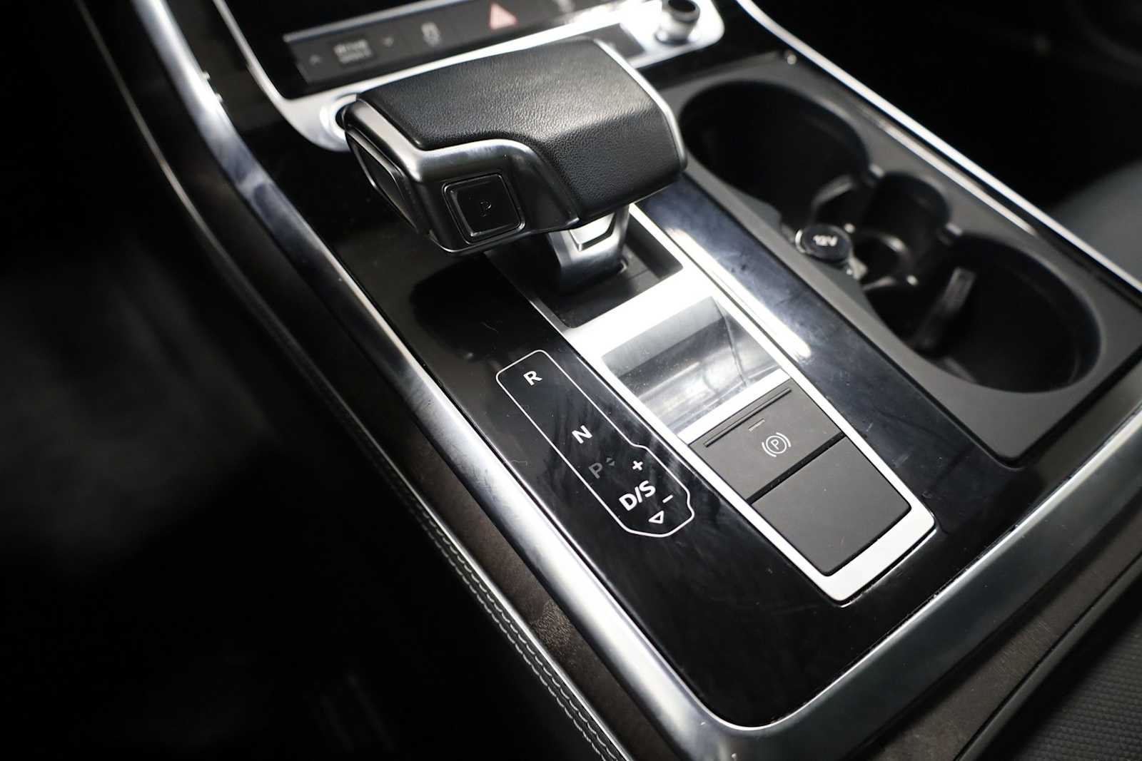 Thumbnail: 2023 Audi Q8 - 26