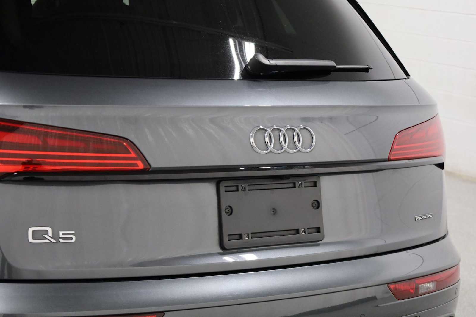 Thumbnail: 2025 Audi Q5 - 8