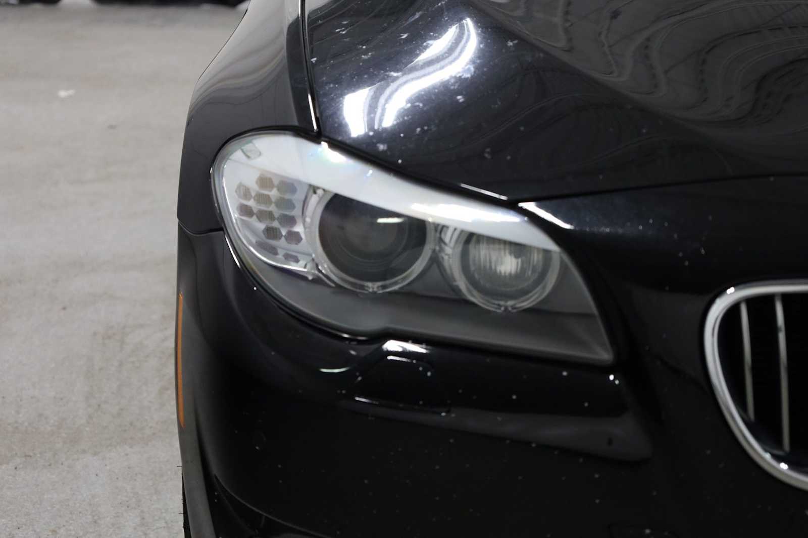 Thumbnail: 2011 BMW 5 Series - 15