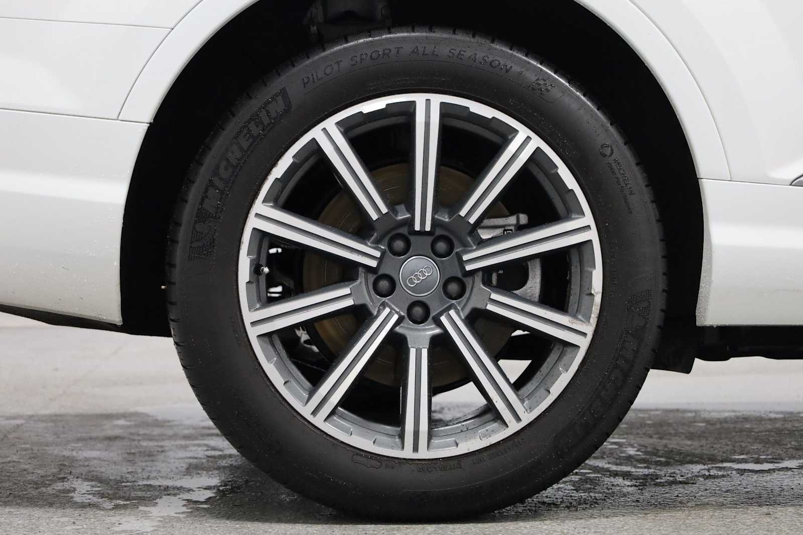 Thumbnail: 2017 Audi Q7 - 36