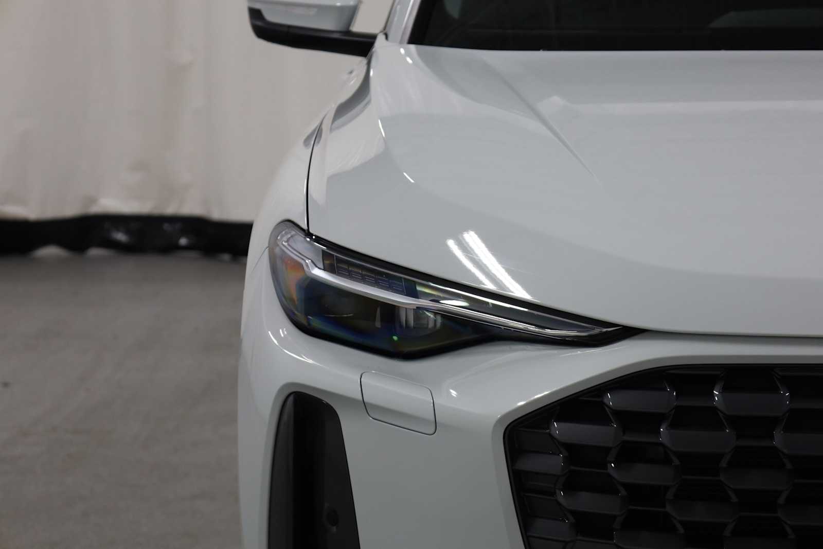 Thumbnail: 2025 Audi Q5 - 15