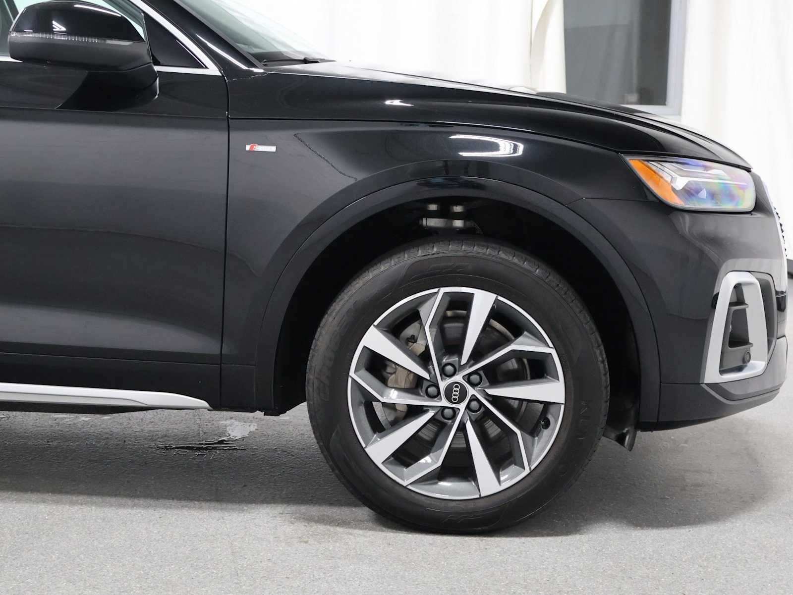 Thumbnail: 2023 Audi Q5 - 11