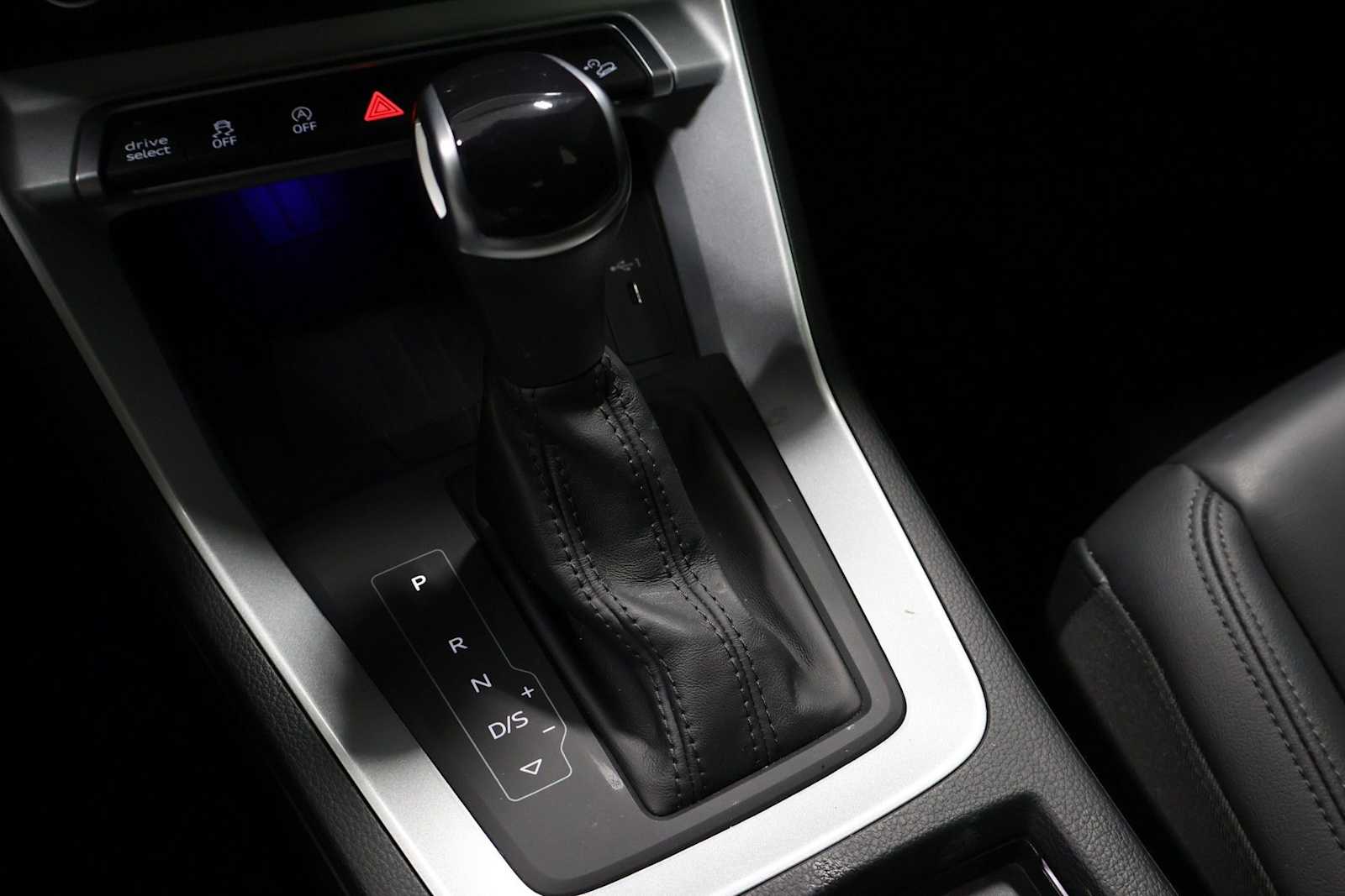 Thumbnail: 2023 Audi Q3 - 26