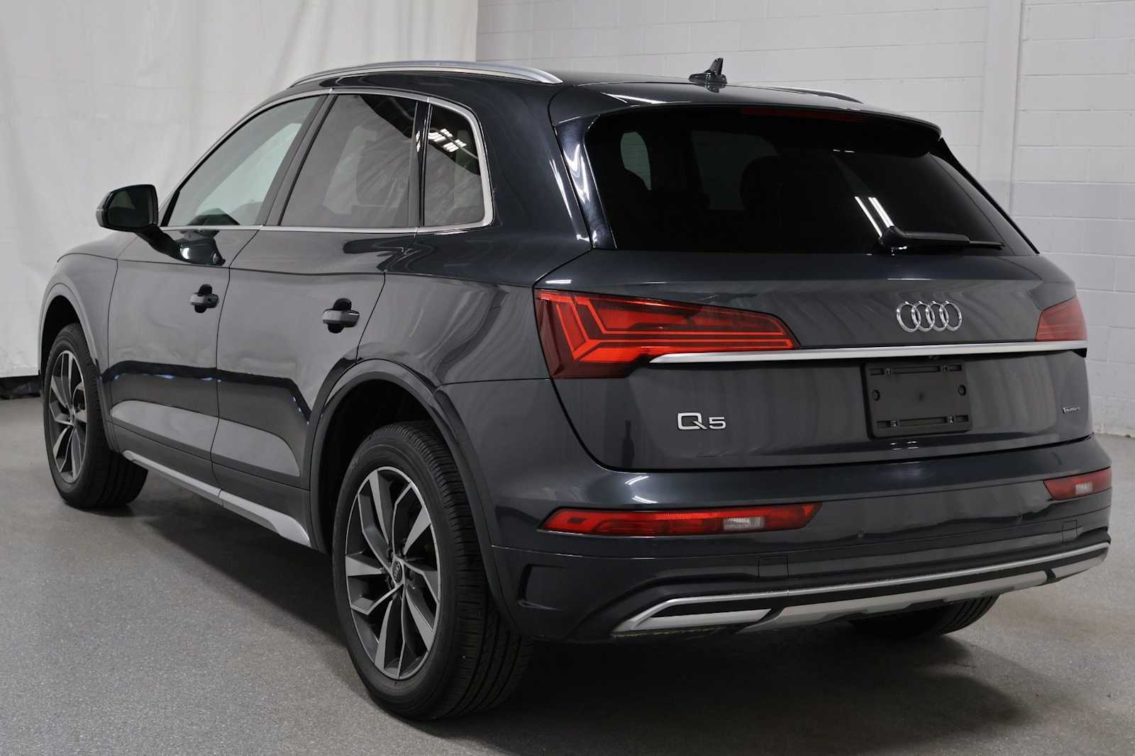 Thumbnail: 2021 Audi Q5 - 3