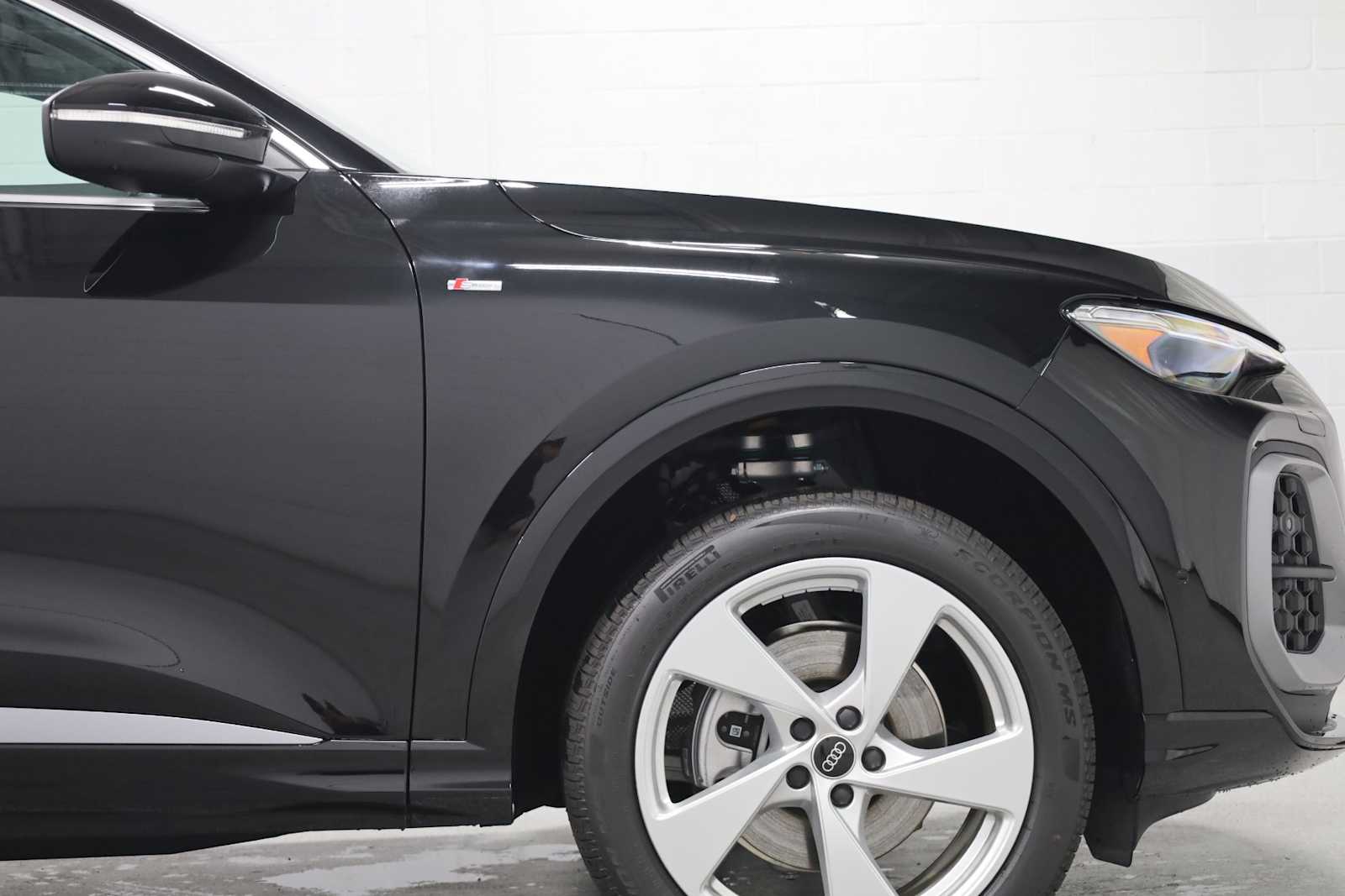 Thumbnail: 2025 Audi Q5 - 11