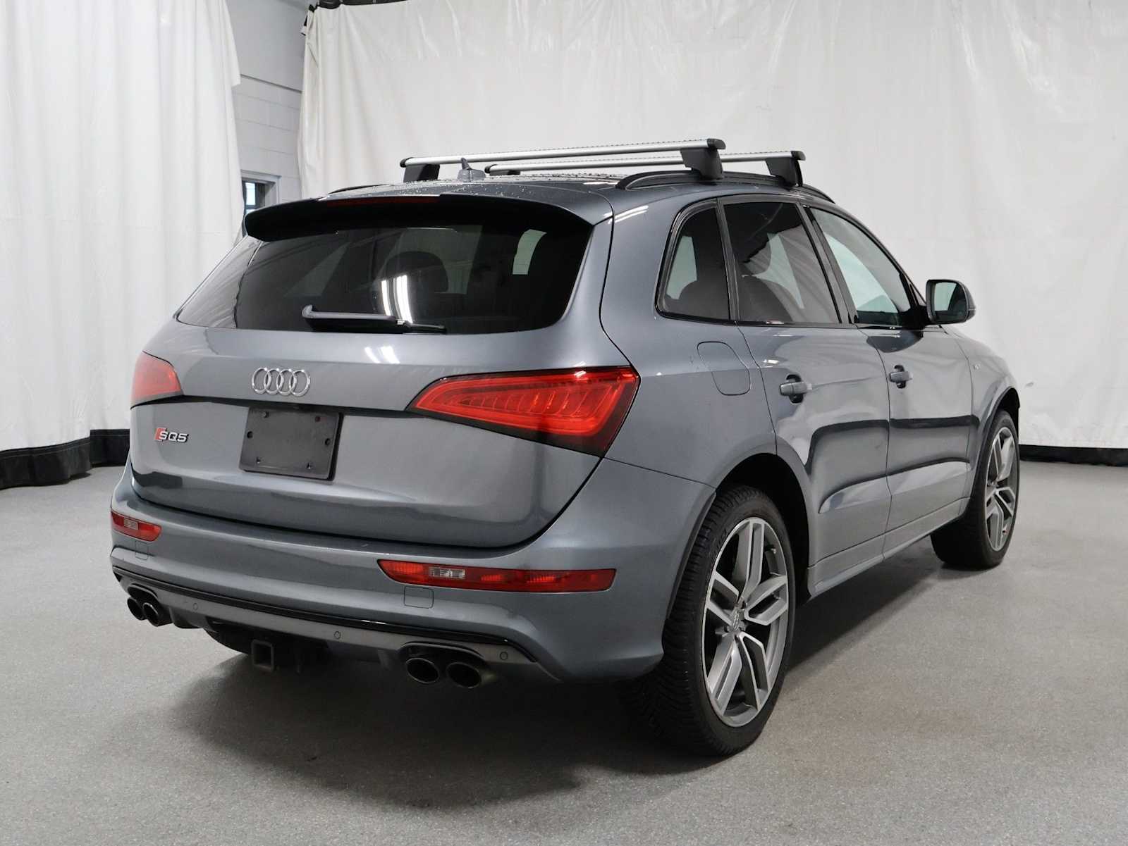 Thumbnail: 2016 Audi SQ5 - 9