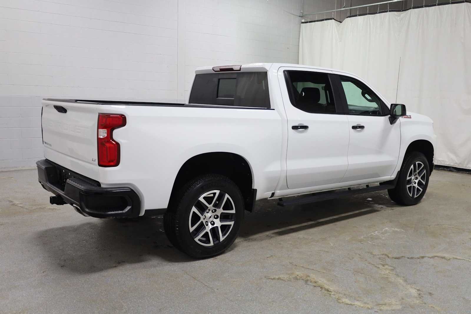 Thumbnail: 2019 Chevrolet Silverado 1500 - 9