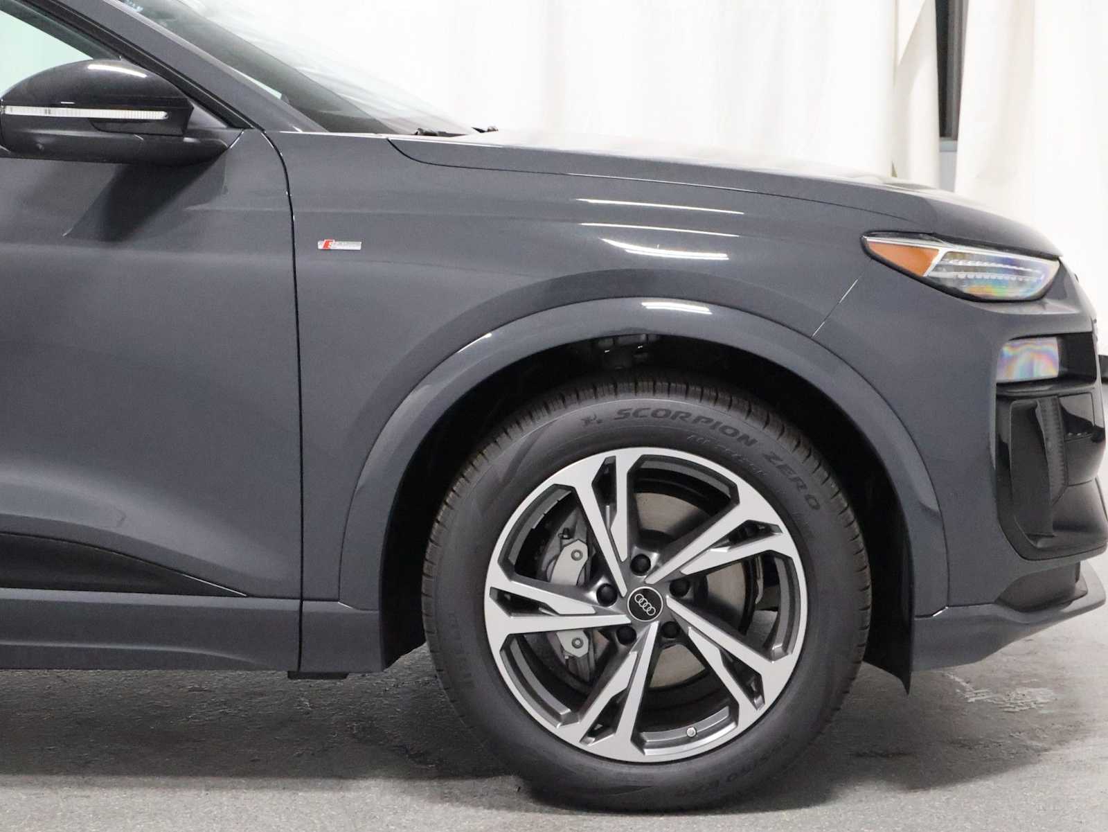Thumbnail: 2027 Audi Q6 e-tron - 11