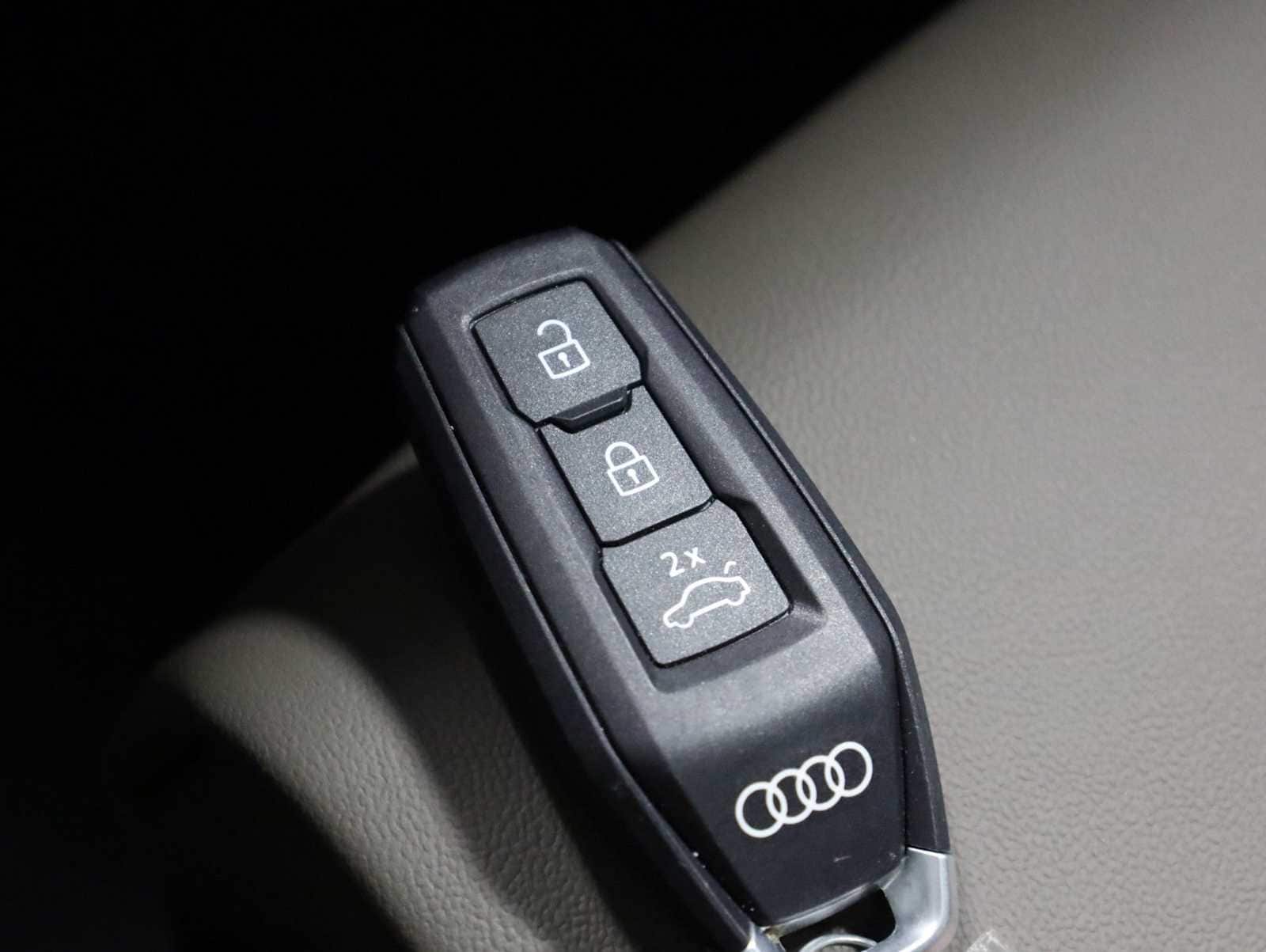Thumbnail: 2025 Audi Q5 - 41