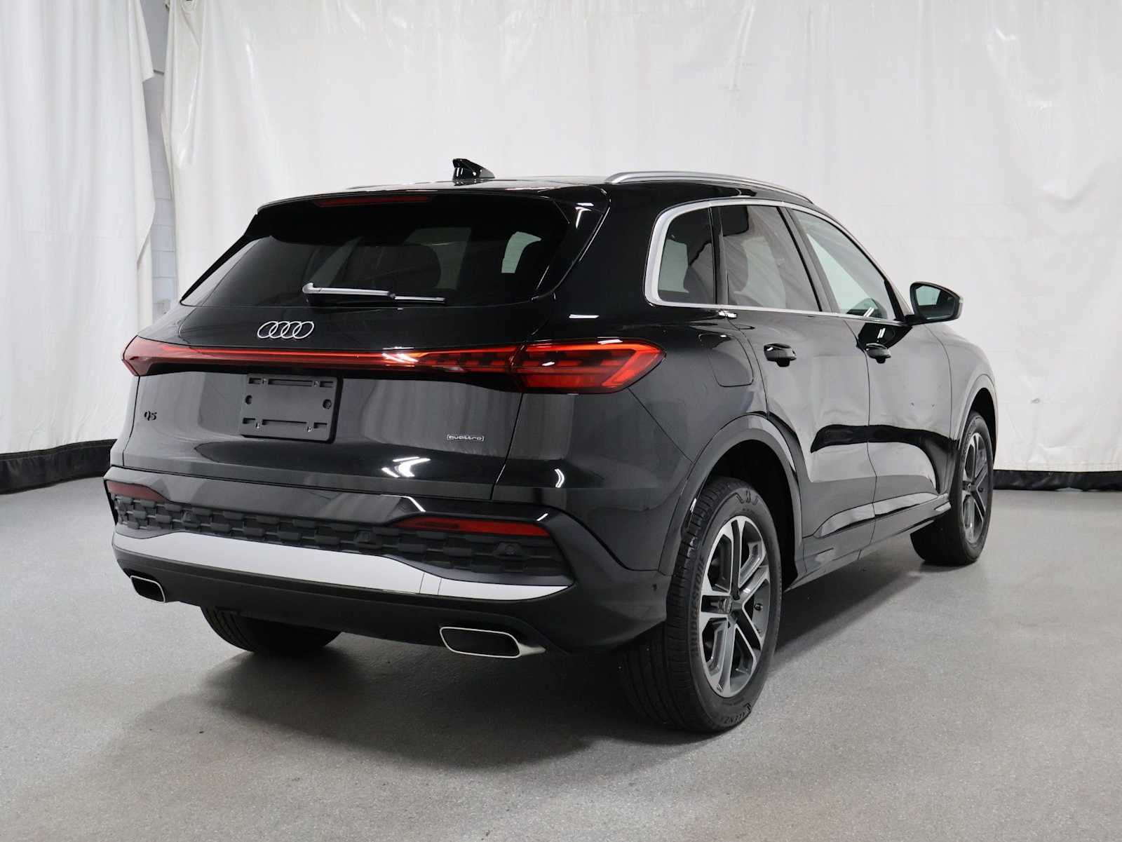 Thumbnail: 2025 Audi Q5 - 8