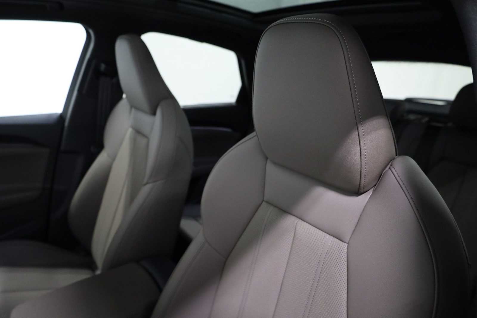 Thumbnail: 2025 Audi Q5 - 18