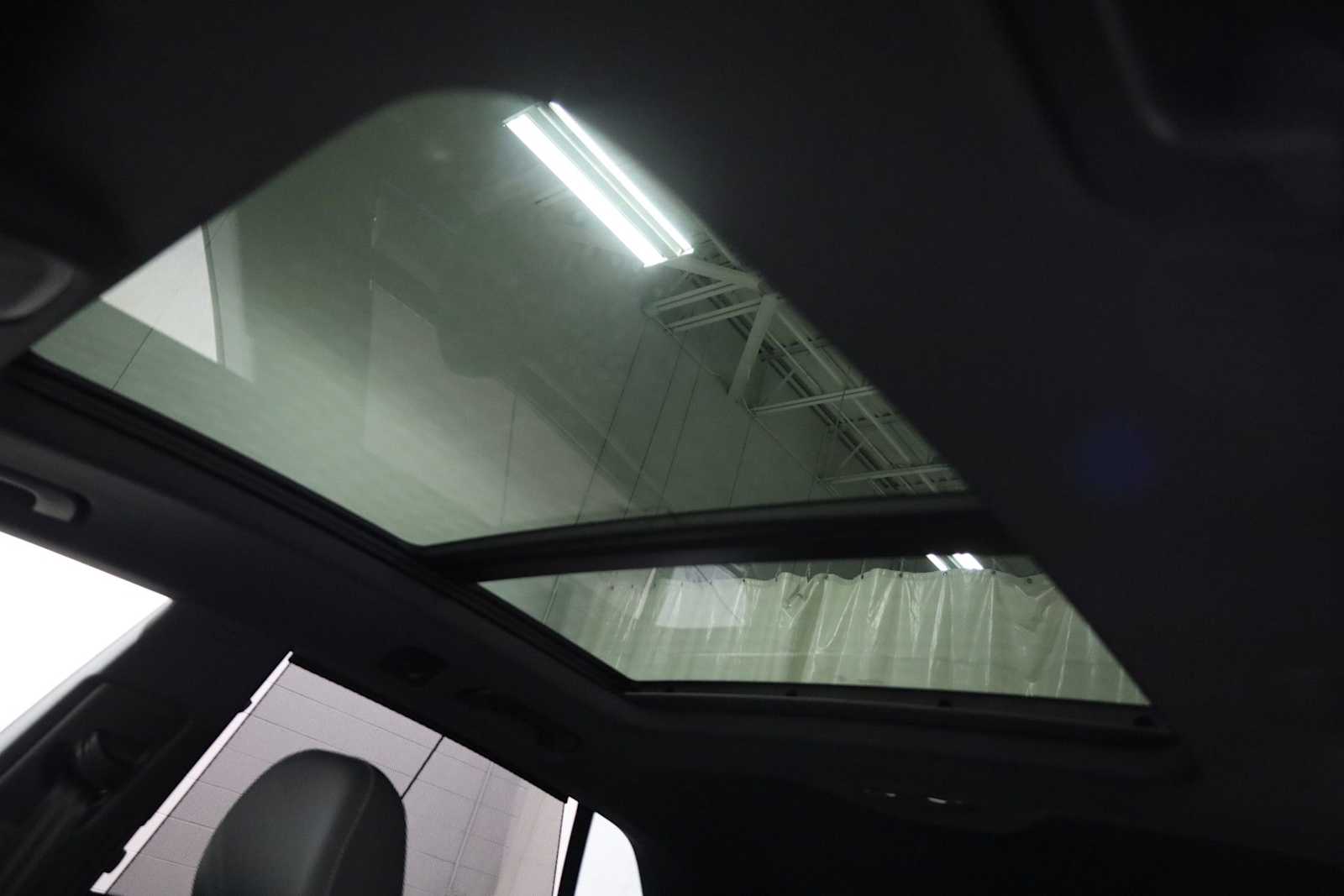 Thumbnail: 2026 Audi Q8 - 19