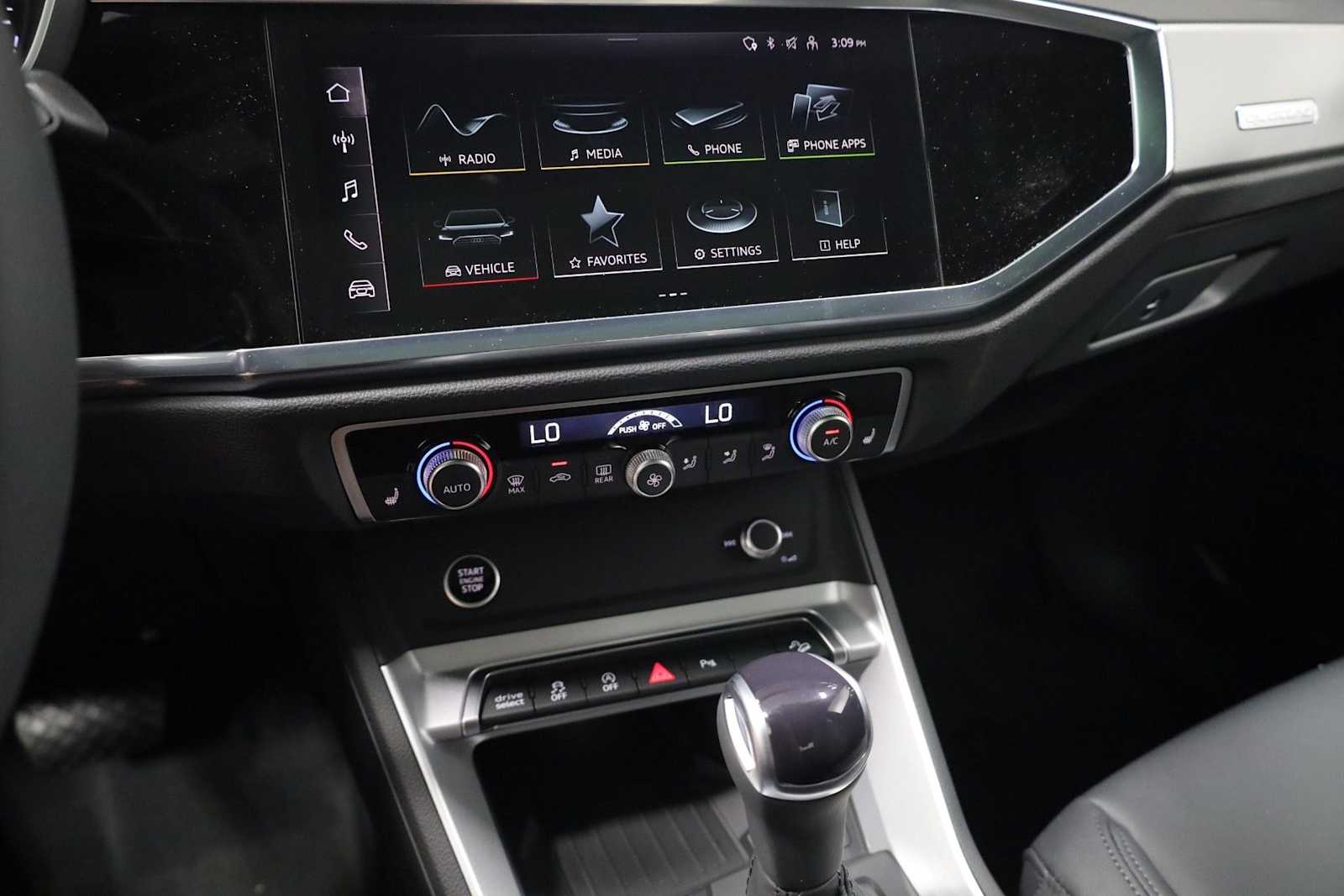 Thumbnail: 2025 Audi Q3 - 29