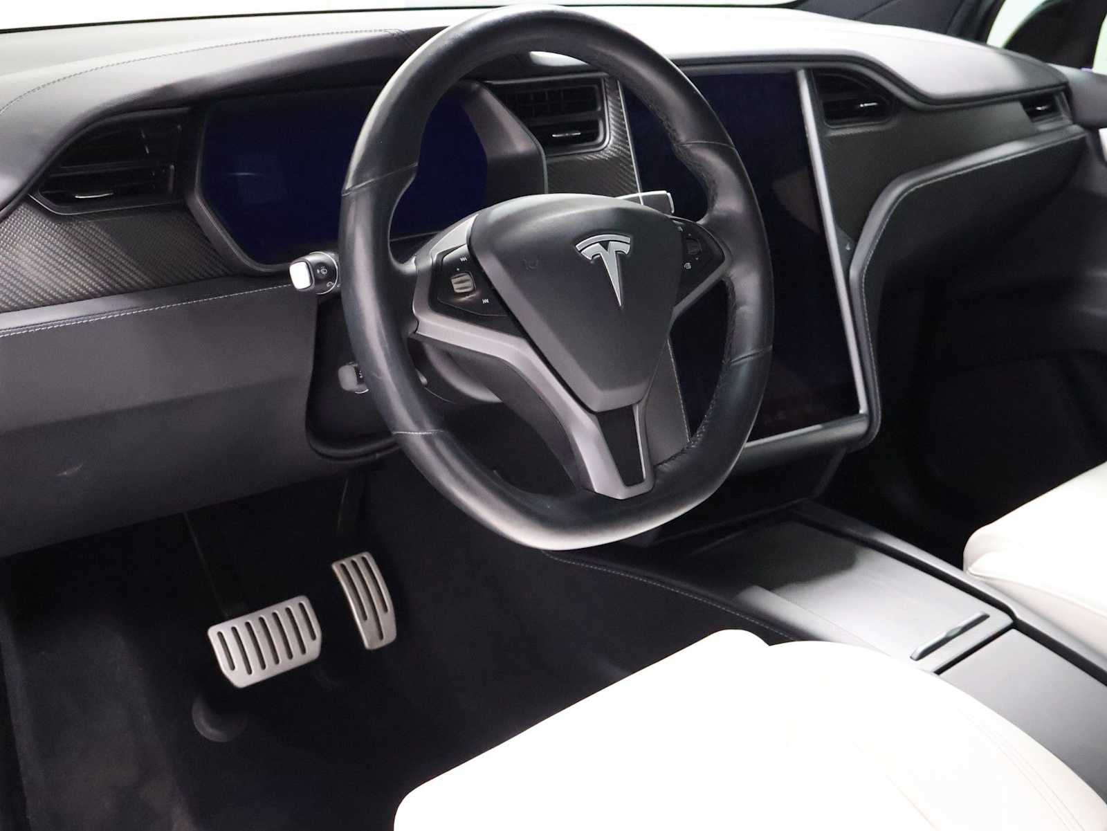 Thumbnail: 2021 Tesla Model X - 4