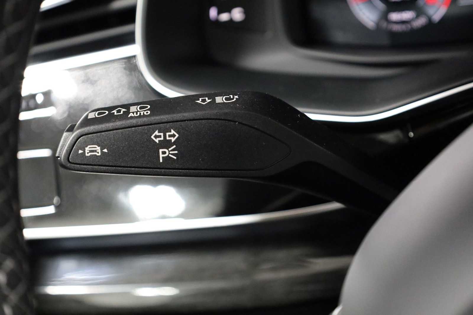 Thumbnail: 2026 Audi Q8 - 28