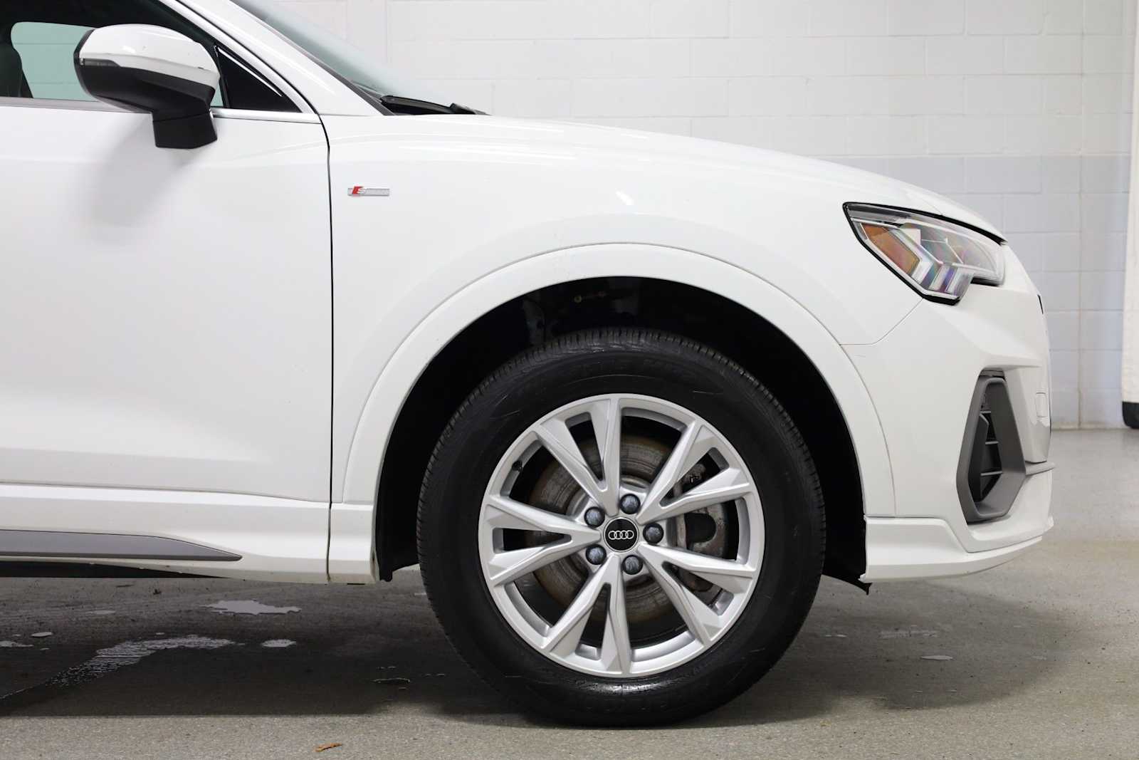 Thumbnail: 2023 Audi Q3 - 11