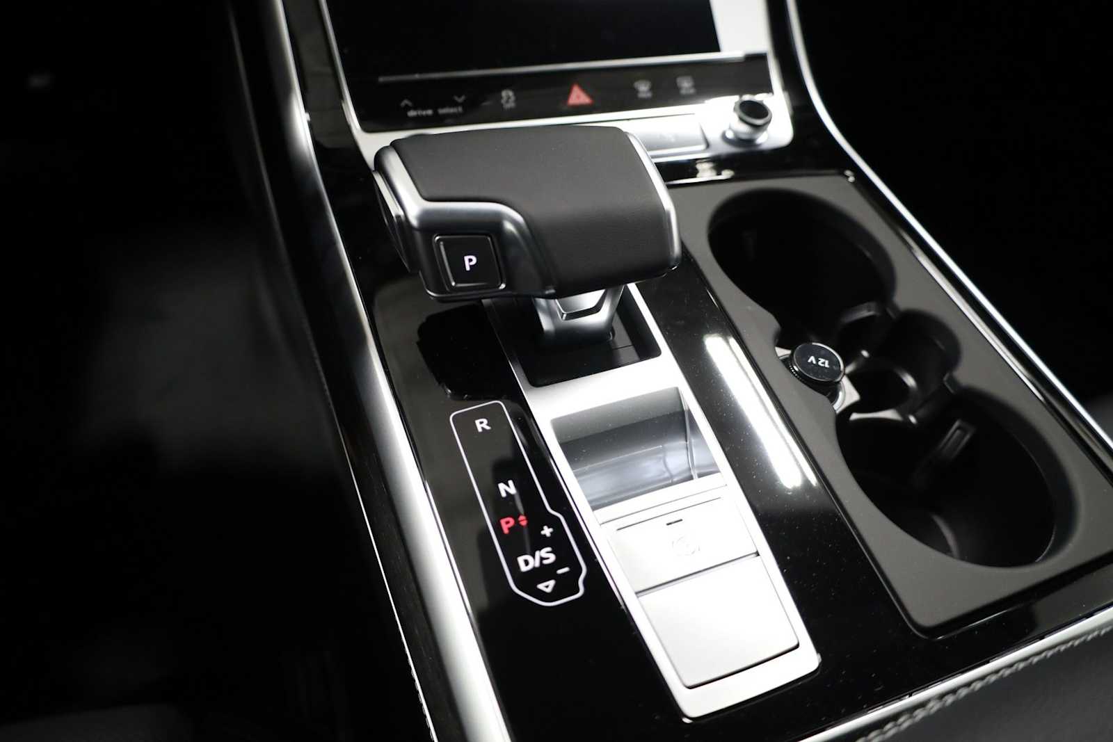 Thumbnail: 2026 Audi Q8 - 27