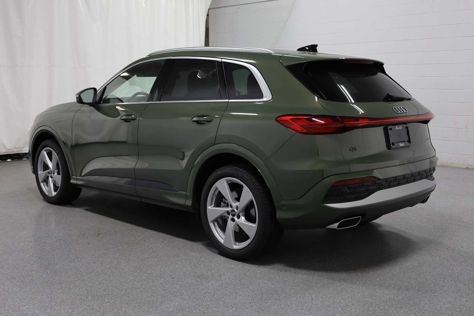 Thumbnail: 2025 Audi Q5 - 3