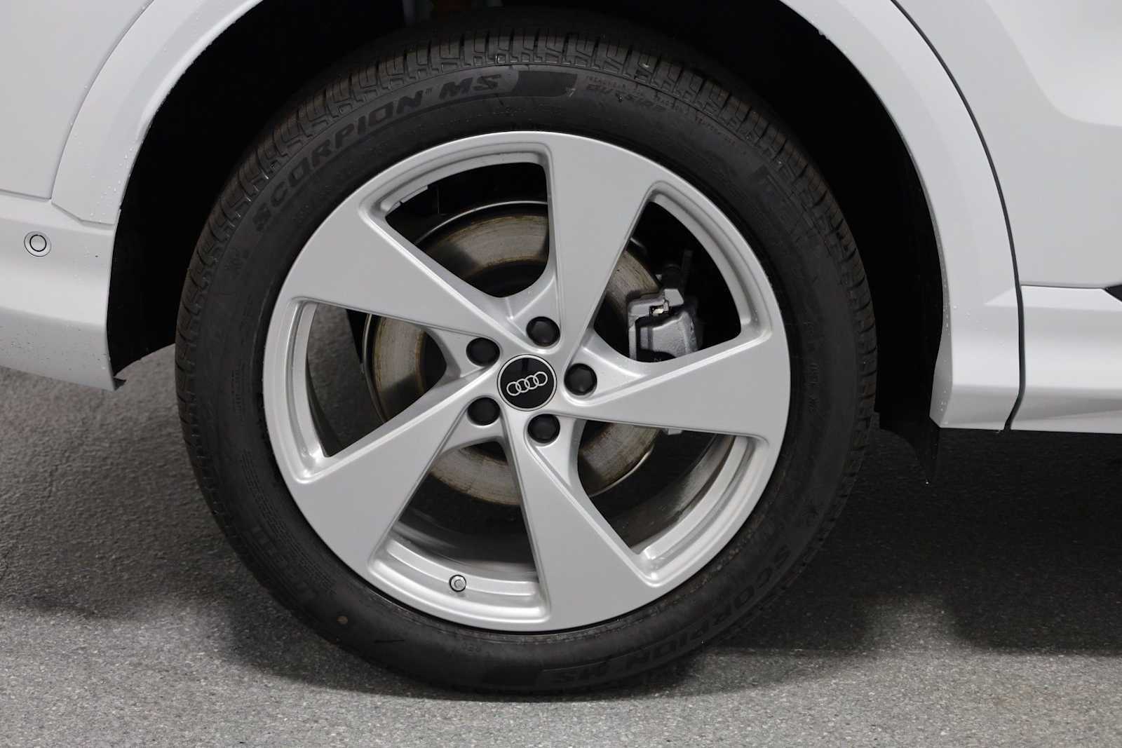 Thumbnail: 2025 Audi Q5 - 35