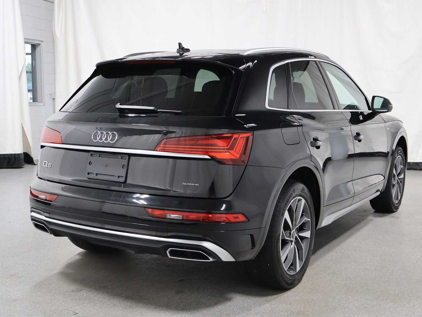 Thumbnail: 2023 Audi Q5 - 9