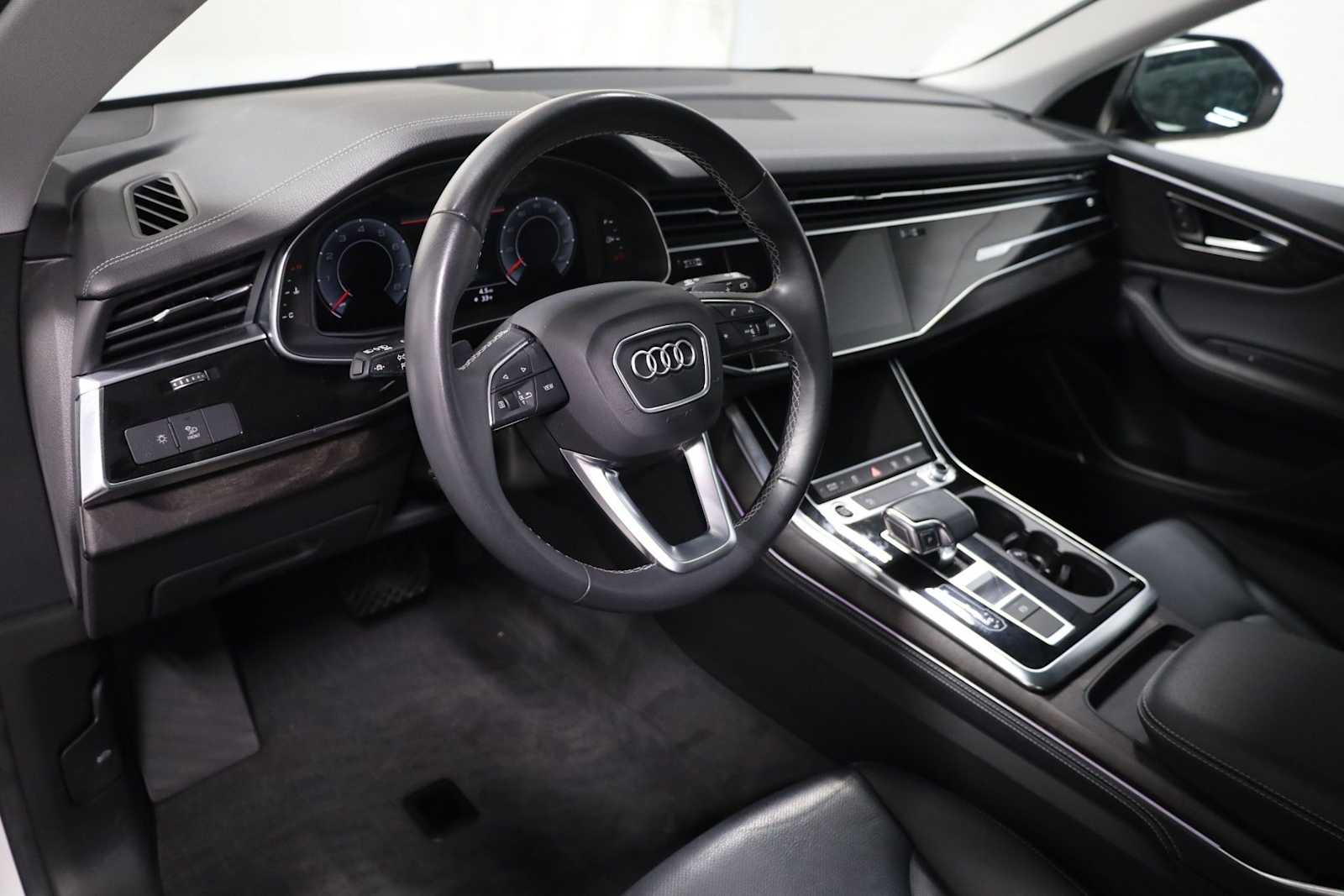 Thumbnail: 2023 Audi Q8 - 4