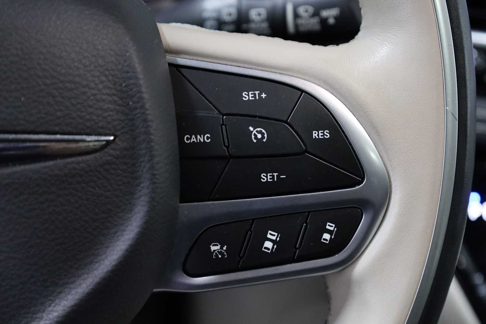 Thumbnail: 2021 Chrysler Pacifica - 24