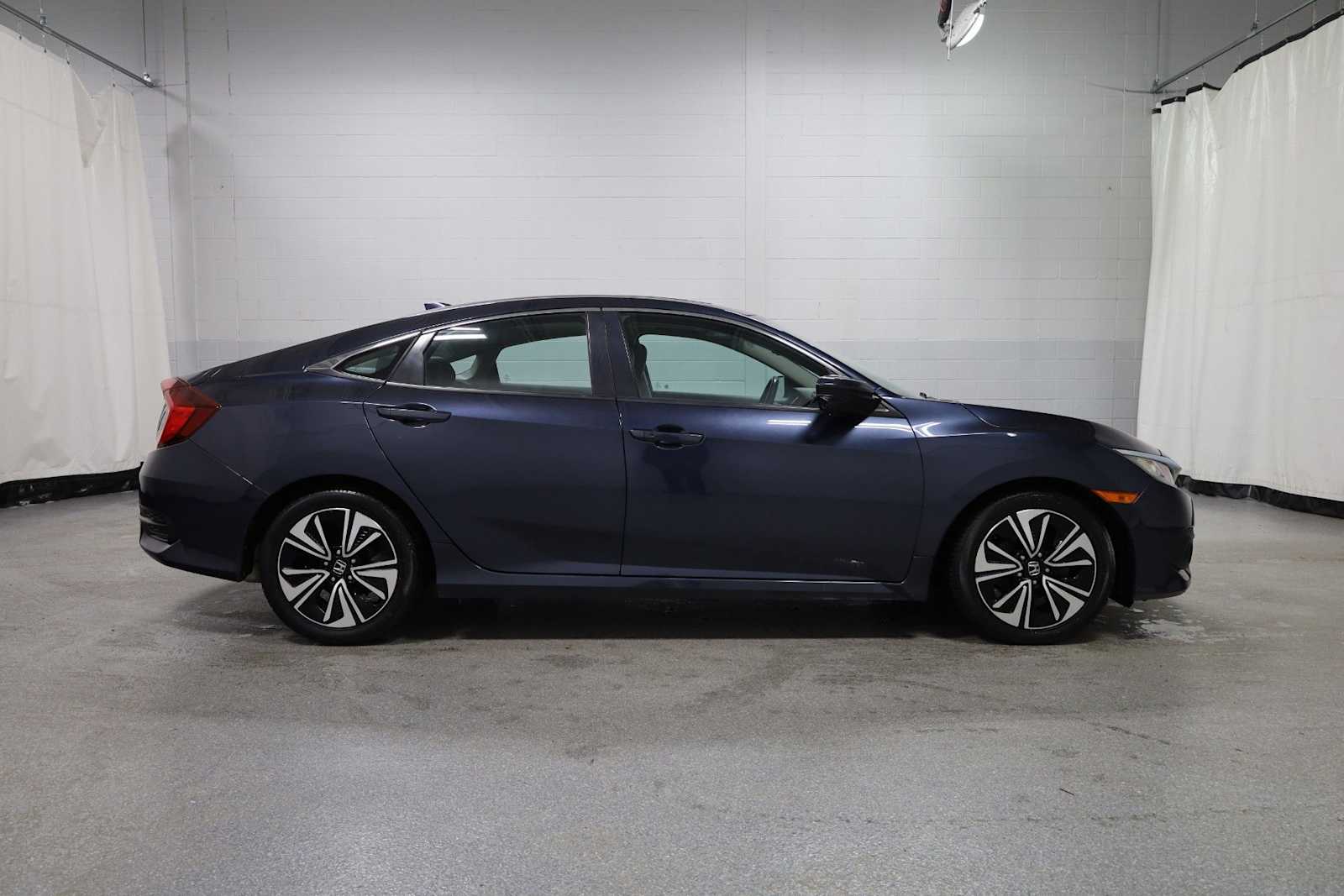 Thumbnail: 2016 Honda Civic - 10