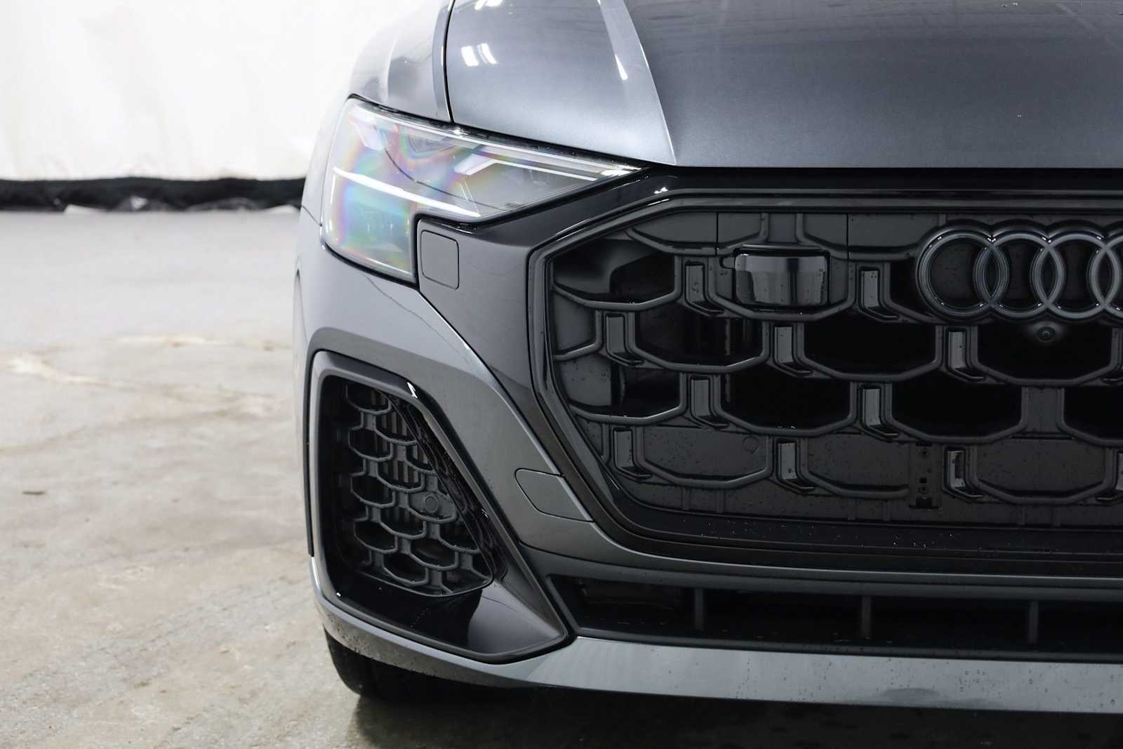 Thumbnail: 2026 Audi Q8 - 15