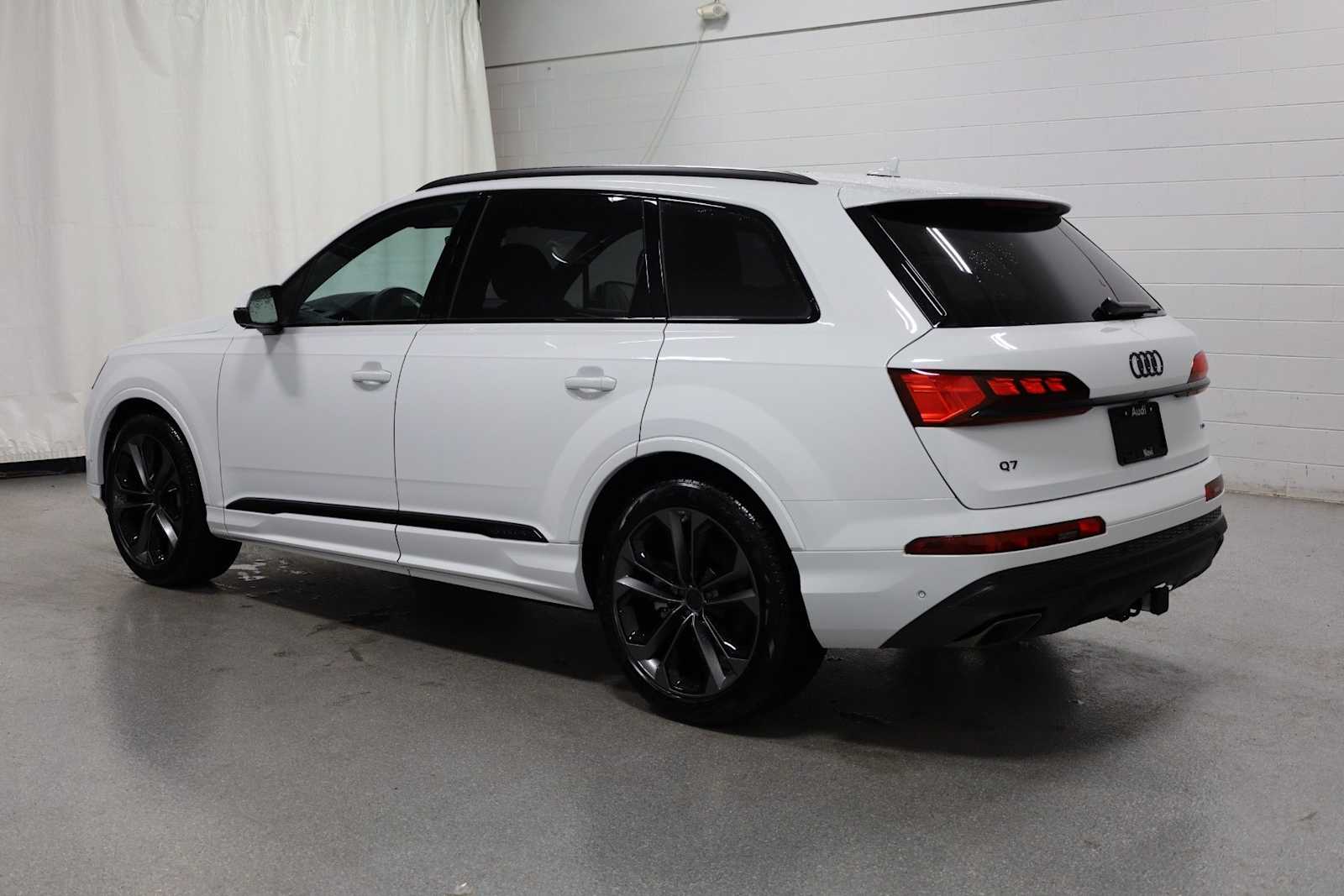 Thumbnail: 2026 Audi Q7 - 3