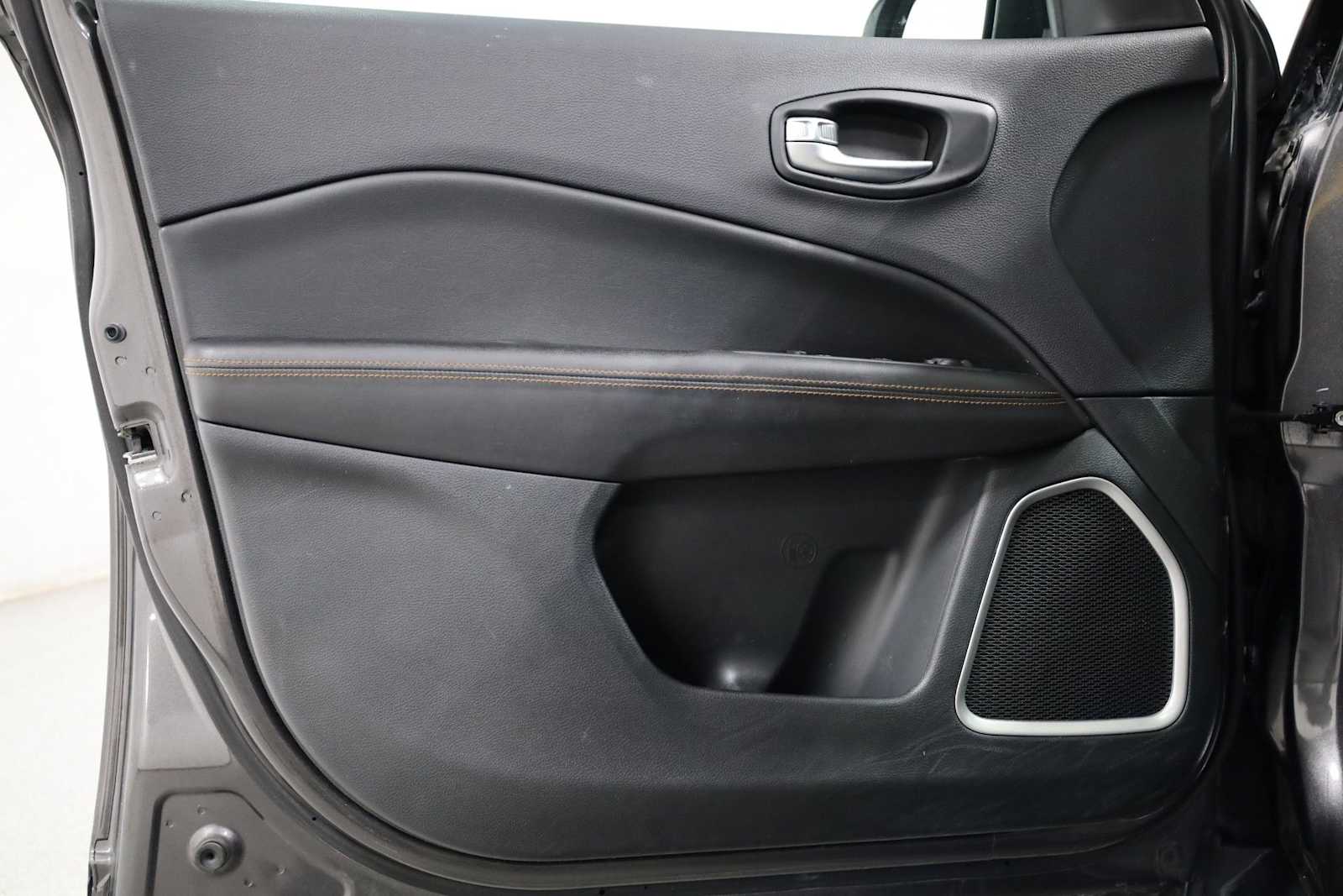 Thumbnail: 2019 Jeep Compass - 16