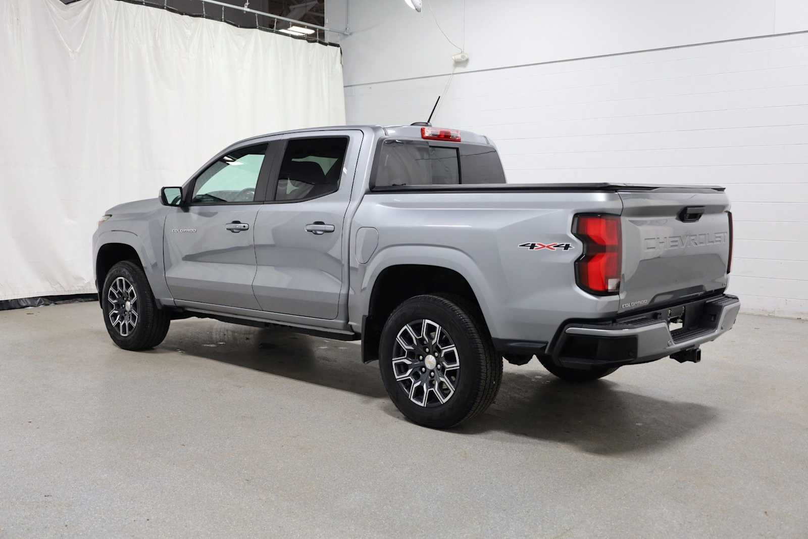 Thumbnail: 2023 Chevrolet Colorado - 3