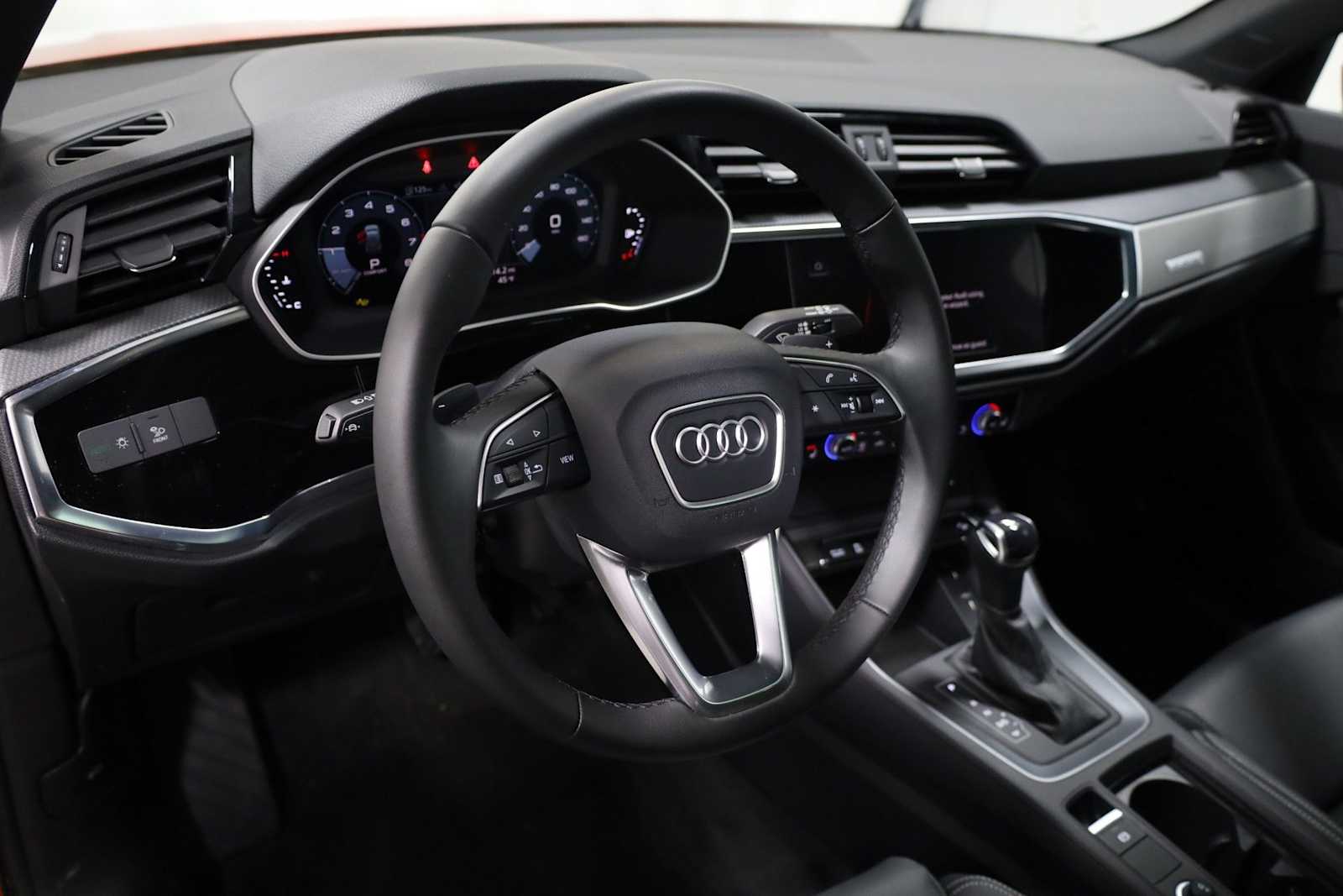 Thumbnail: 2025 Audi Q3 - 4