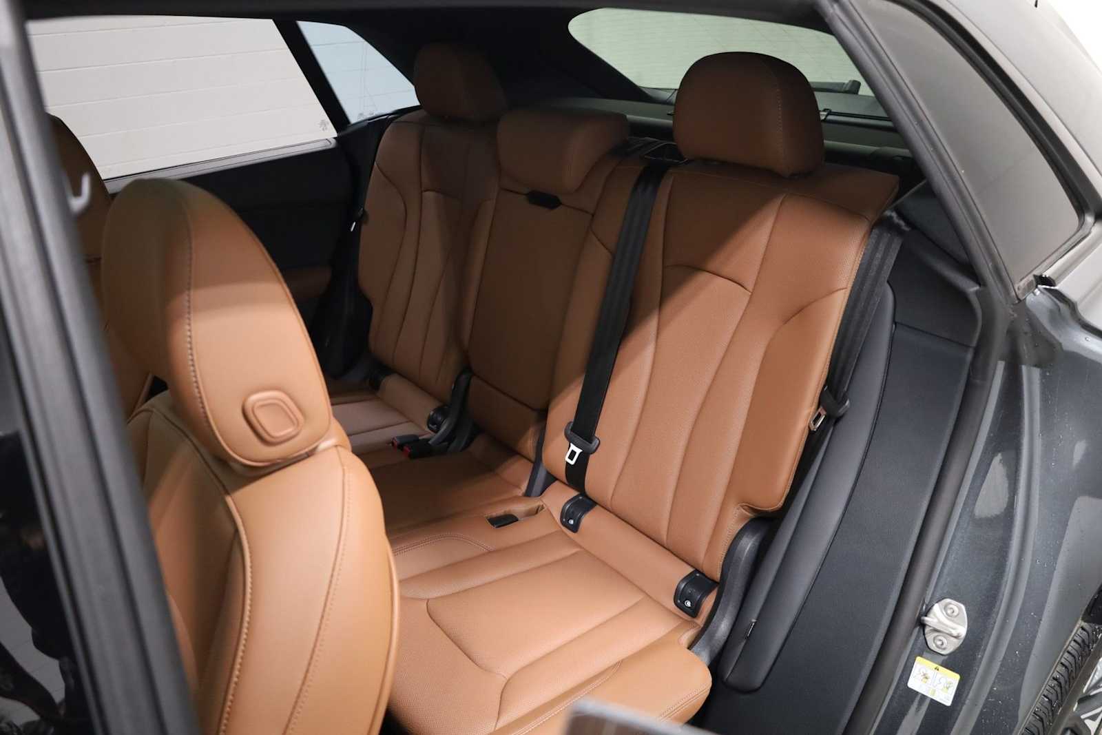 Thumbnail: 2026 Audi Q8 - 33