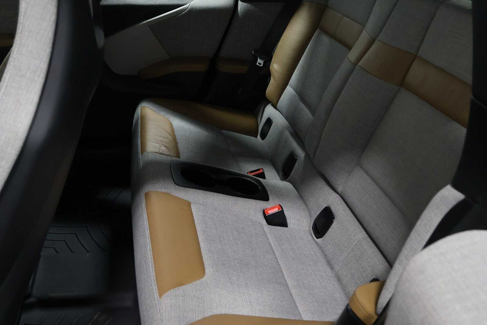 Thumbnail: 2014 BMW i3 - 31