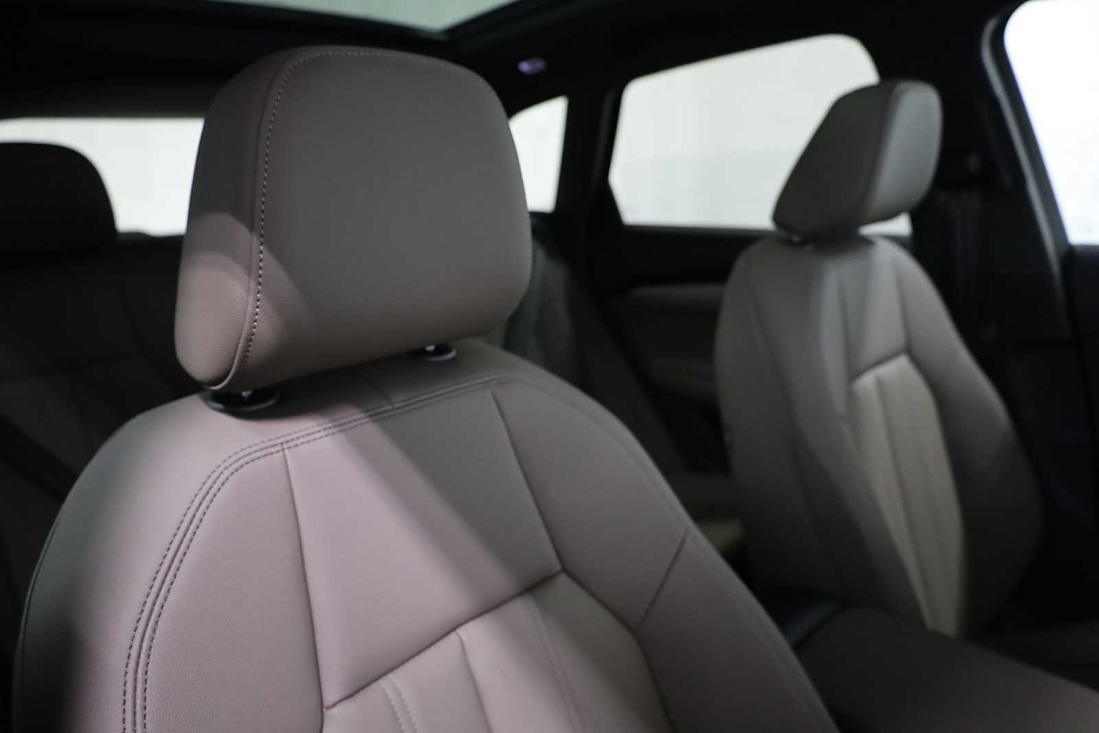 Thumbnail: 2025 Audi Q5 - 18