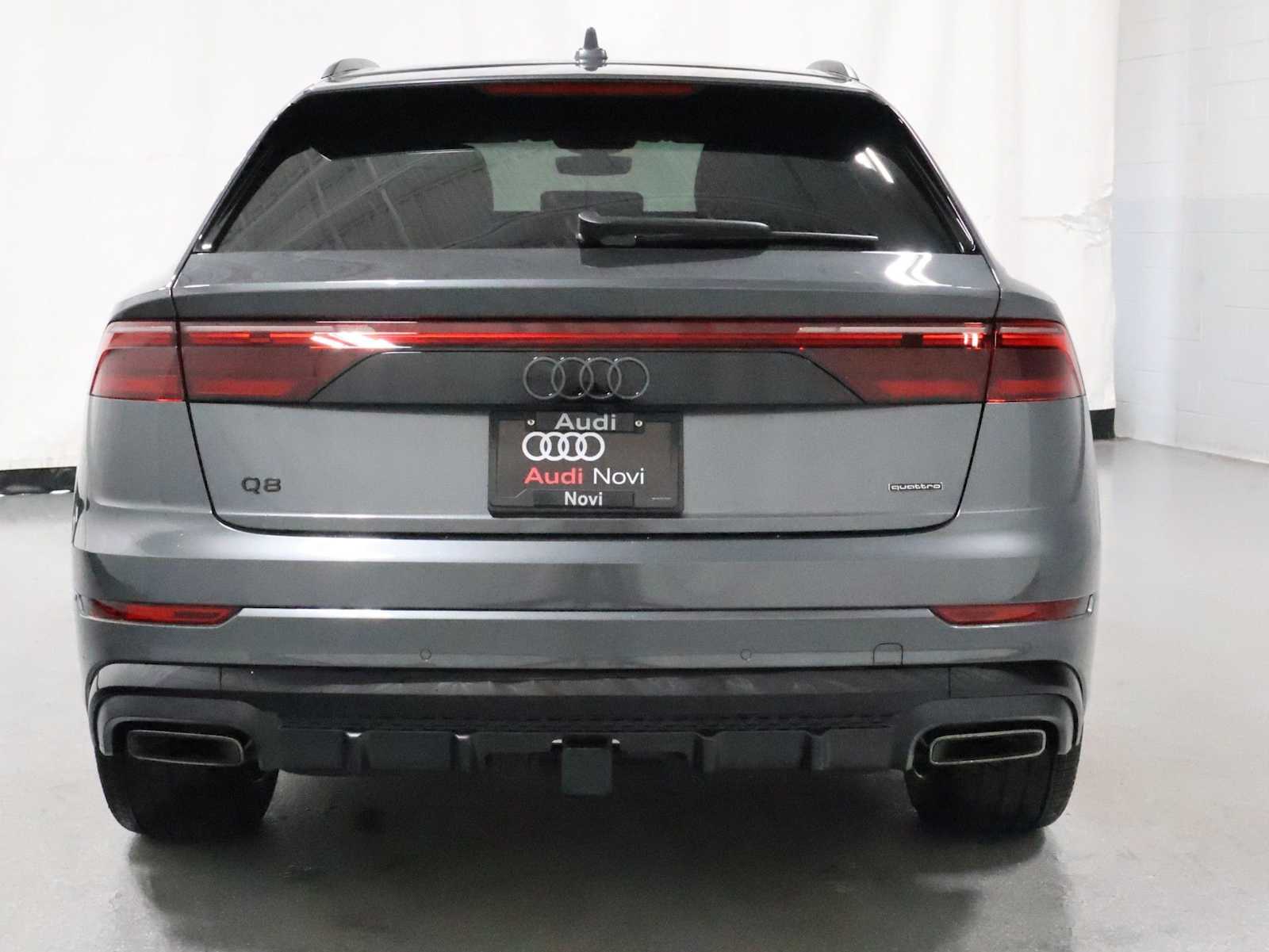 Thumbnail: 2026 Audi Q8 - 7