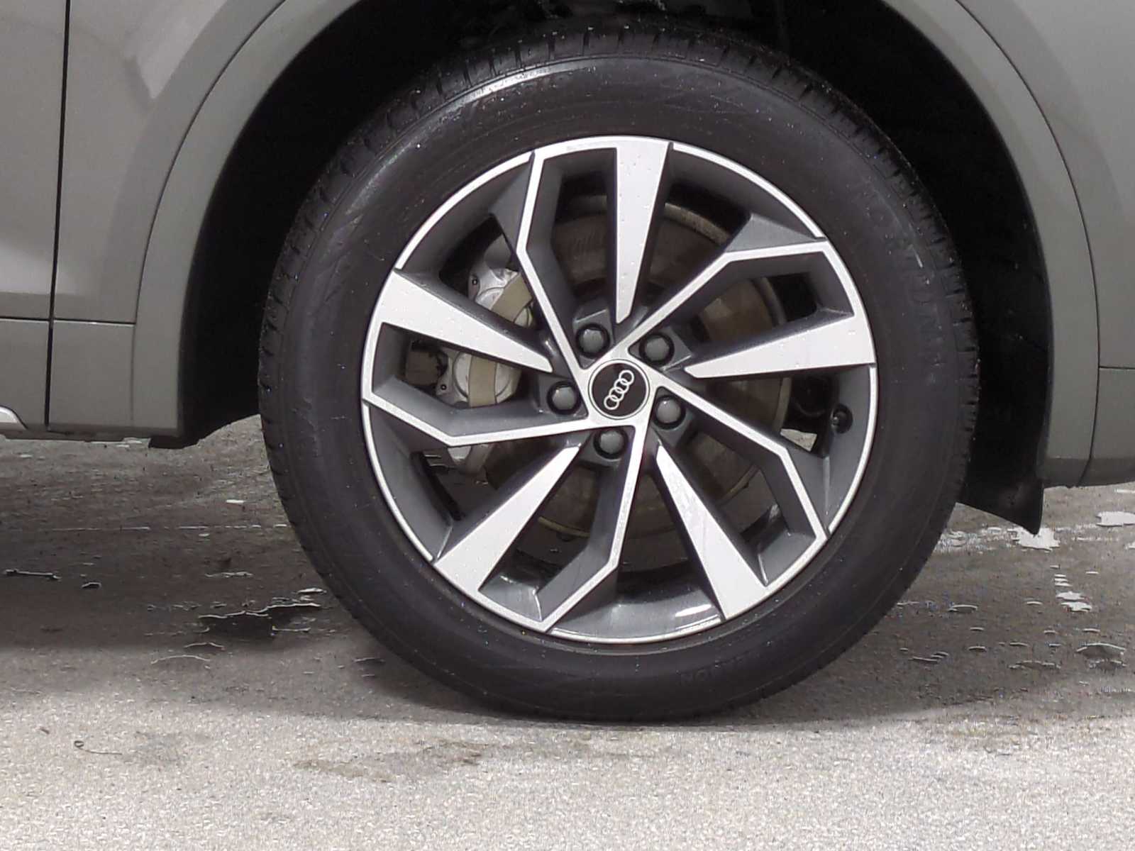 Thumbnail: 2023 Audi Q5 - 12