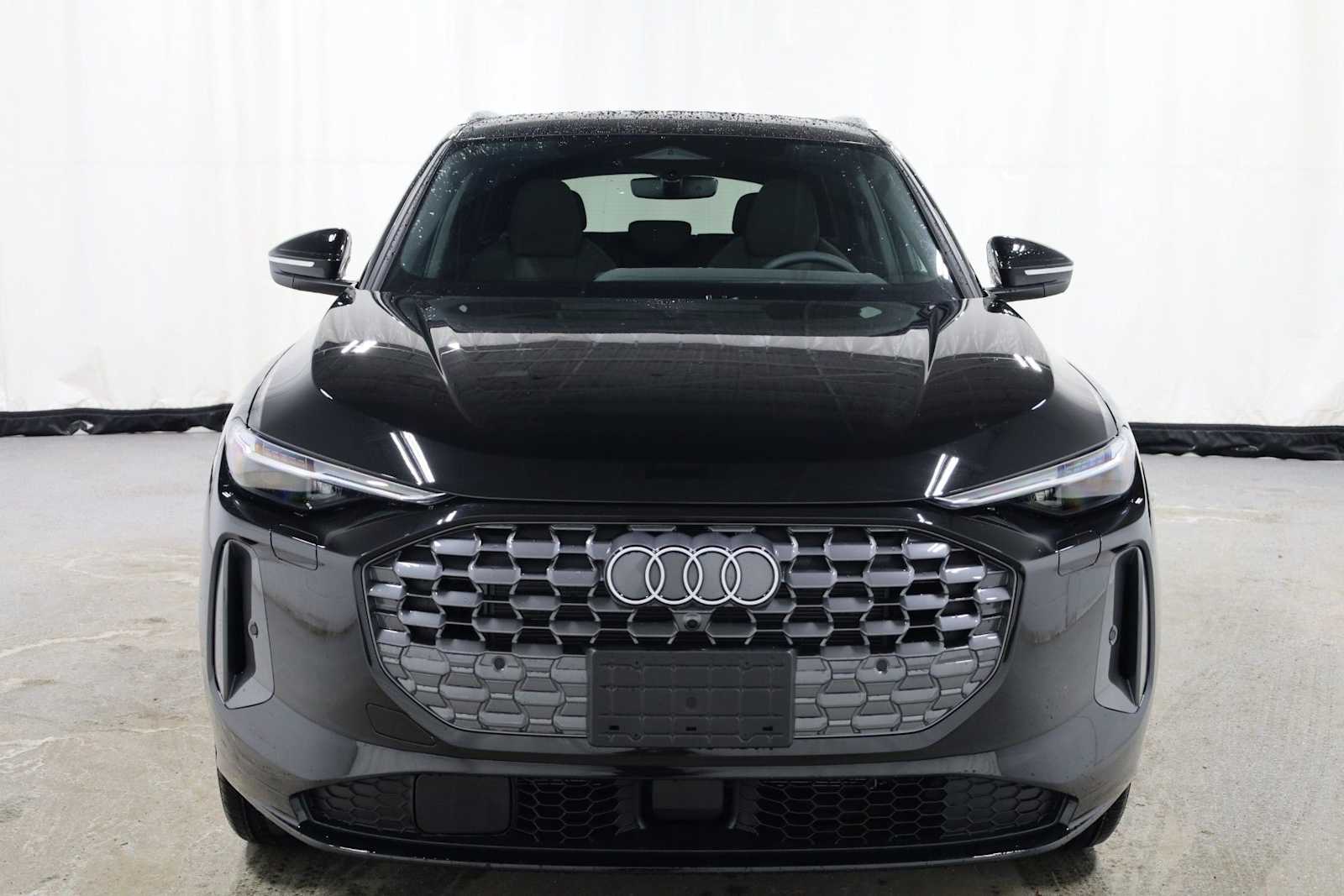 Thumbnail: 2025 Audi Q5 - 14