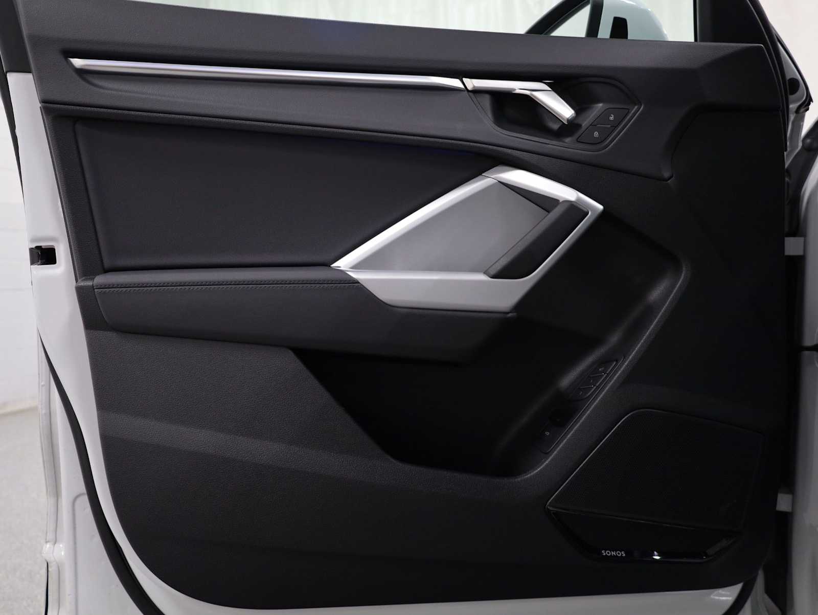 Thumbnail: 2025 Audi Q3 - 16
