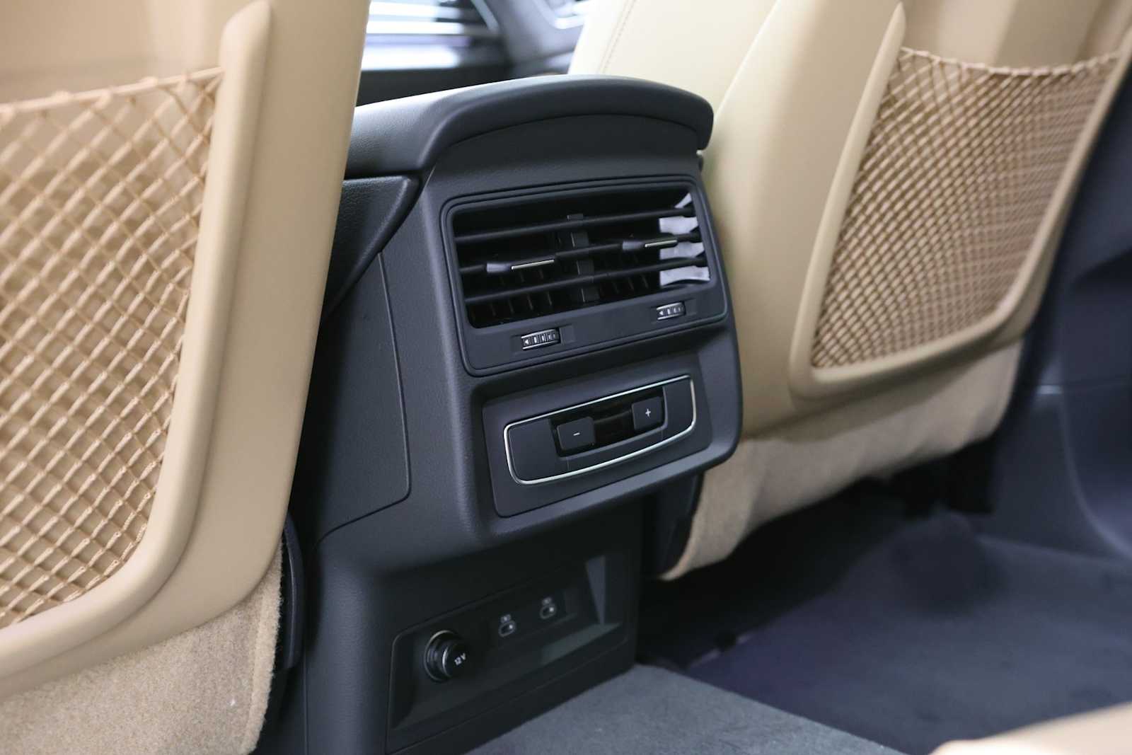 Thumbnail: 2025 Audi Q8 - 35