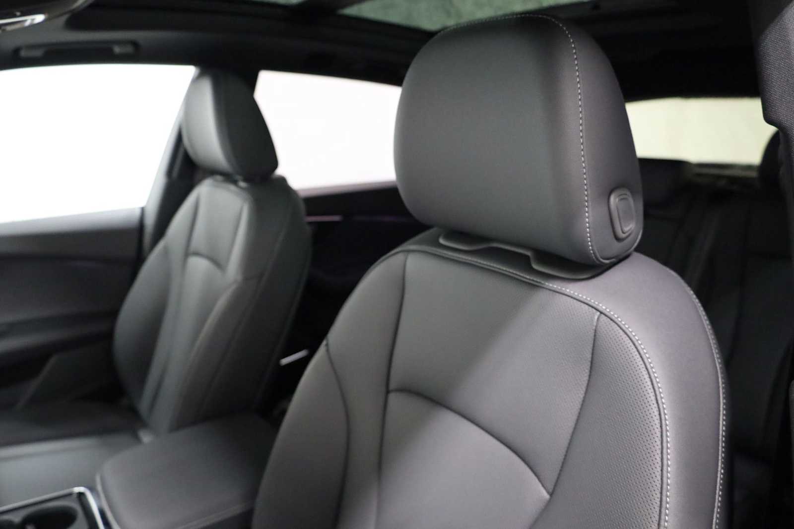 Thumbnail: 2026 Audi Q8 - 18