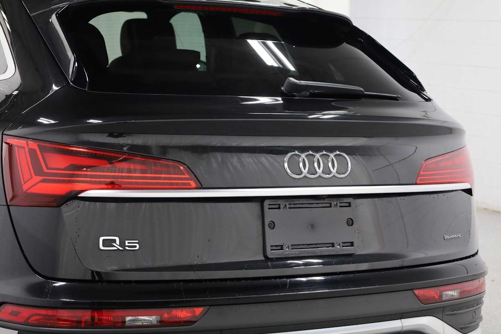 Thumbnail: 2023 Audi Q5 - 8