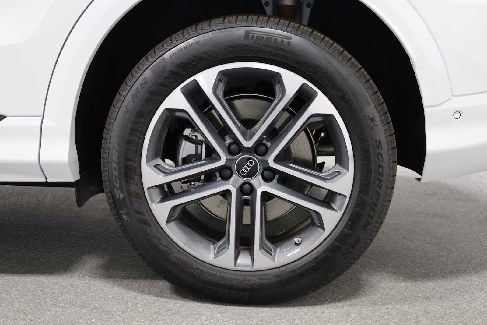 Thumbnail: 2025 Audi Q5 - 34