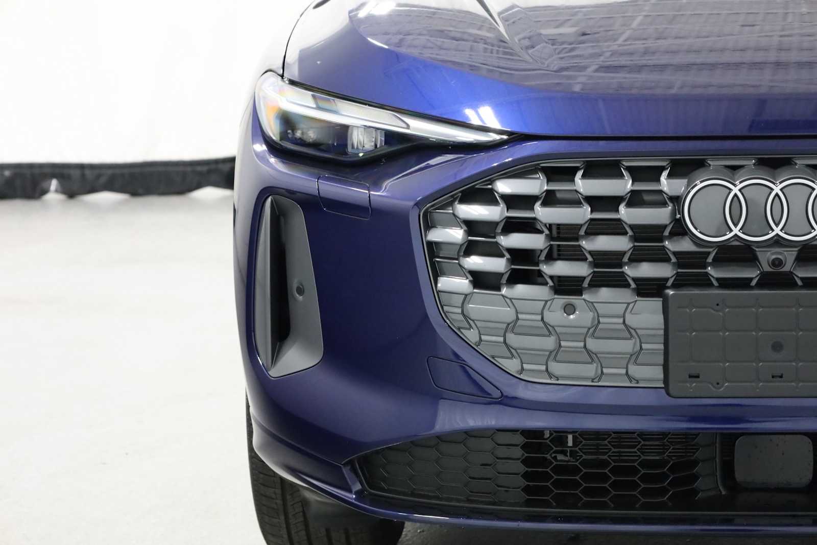 Thumbnail: 2025 Audi Q5 - 15