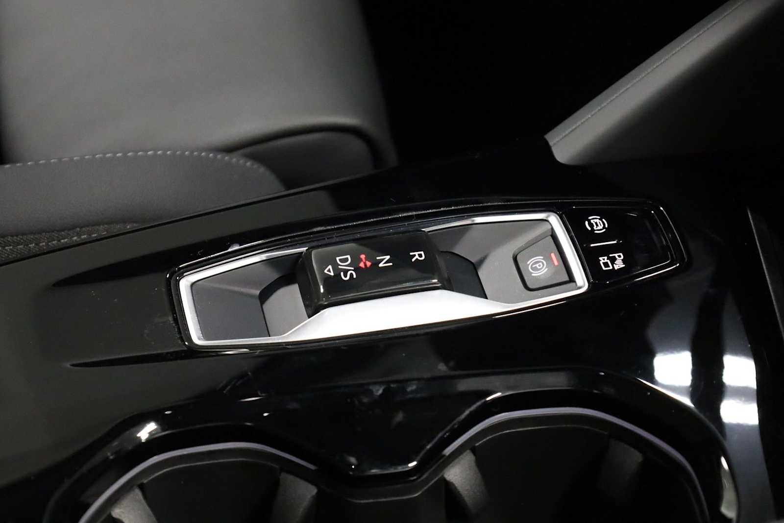 Thumbnail: 2025 Audi Q5 - 21