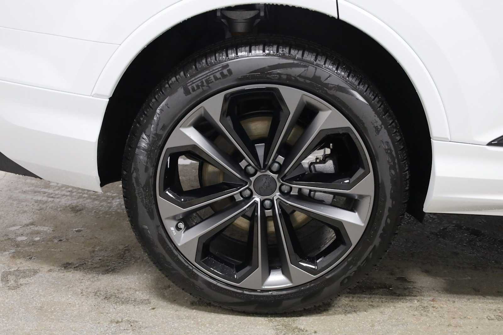 Thumbnail: 2026 Audi Q7 - 36